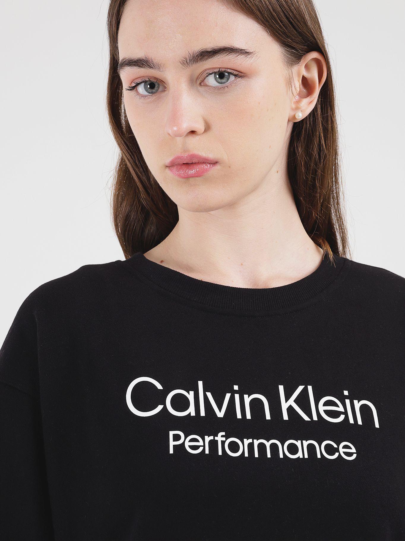 Polerón Stacked Logo P82 Negro Calvin Klein-3
