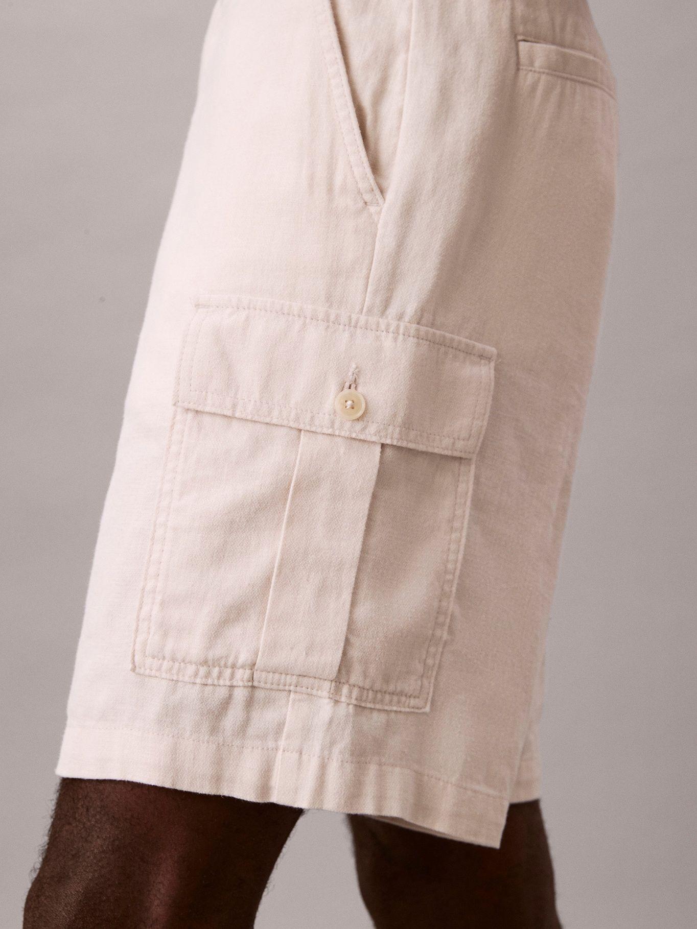 Shorts Cargo de Lino Crema Calvin Klein-4