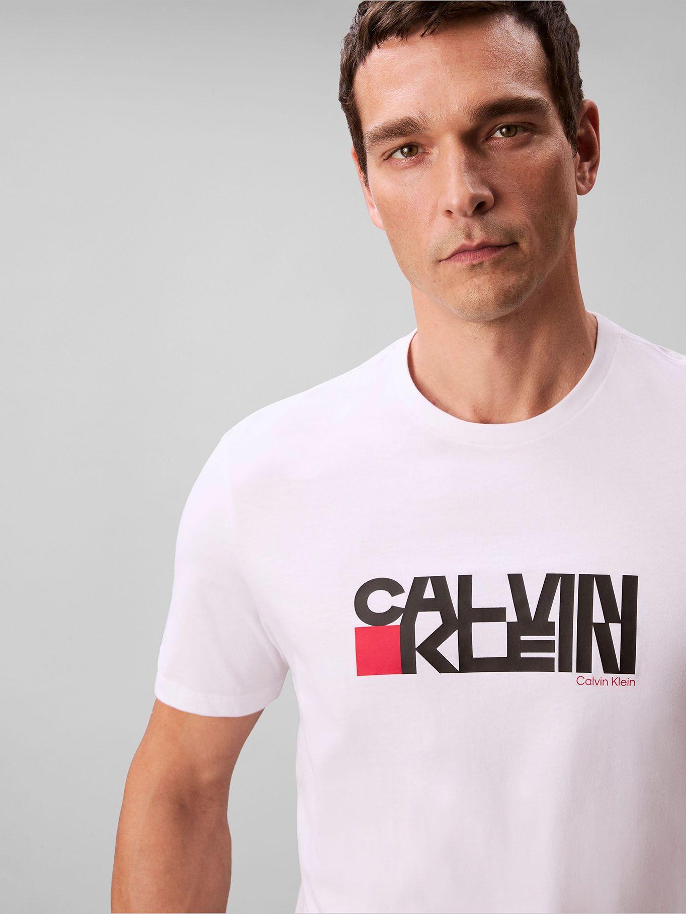 Polera con Estampado Gráfico Redbox Blanco Calvin Klein-4