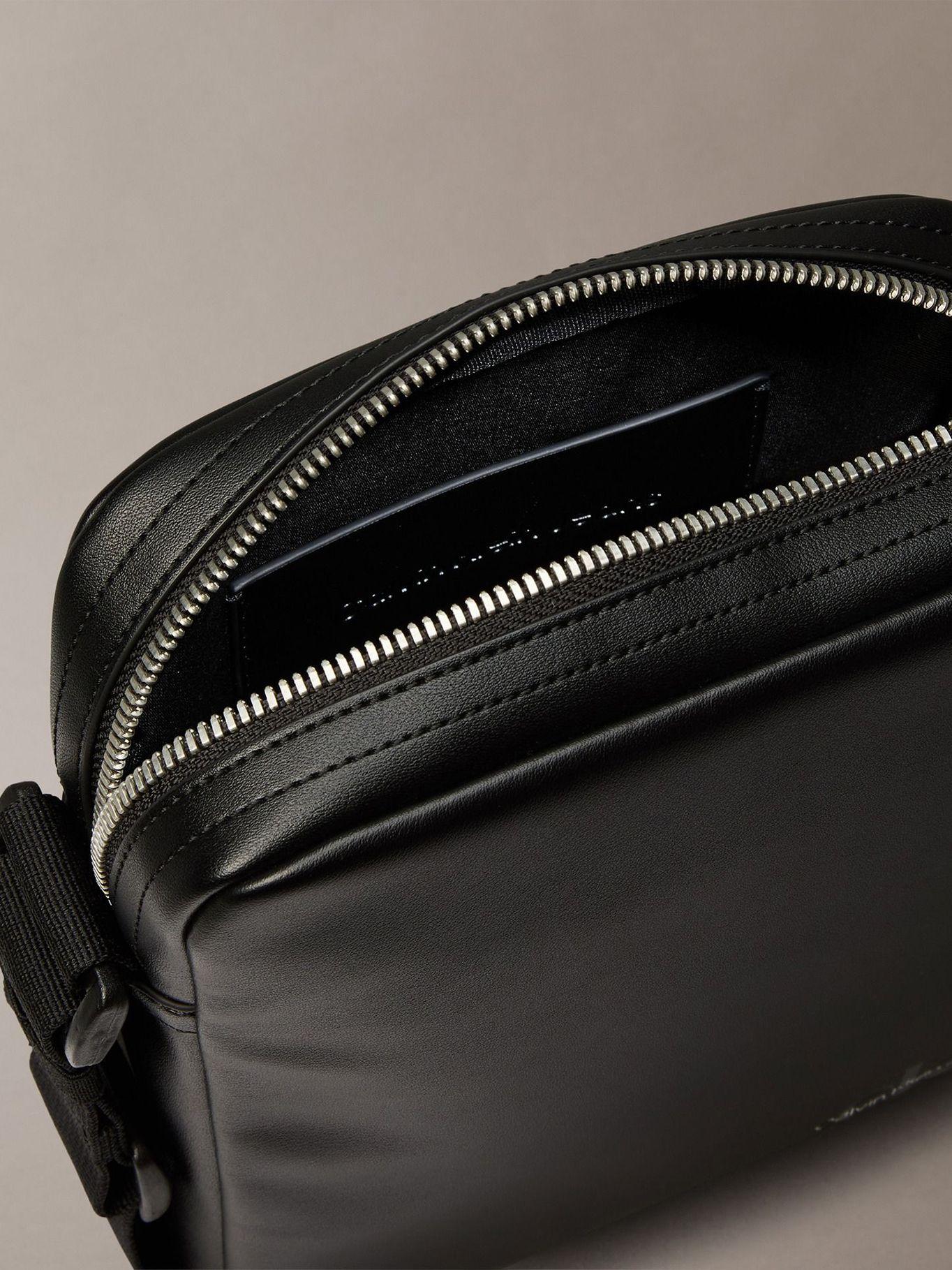 Bolso Reporter con Logo Negro Calvin Klein-2