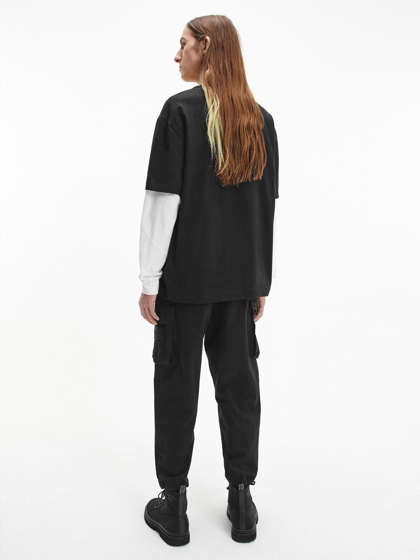 Polera Oversized Repeat Logo Negro Calvin Klein-2
