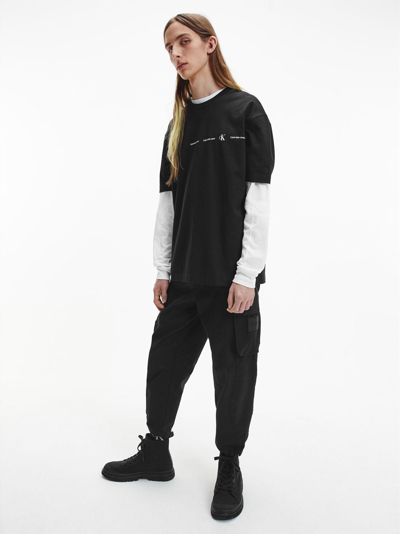 Polera Oversized Repeat Logo Negro Calvin Klein-1