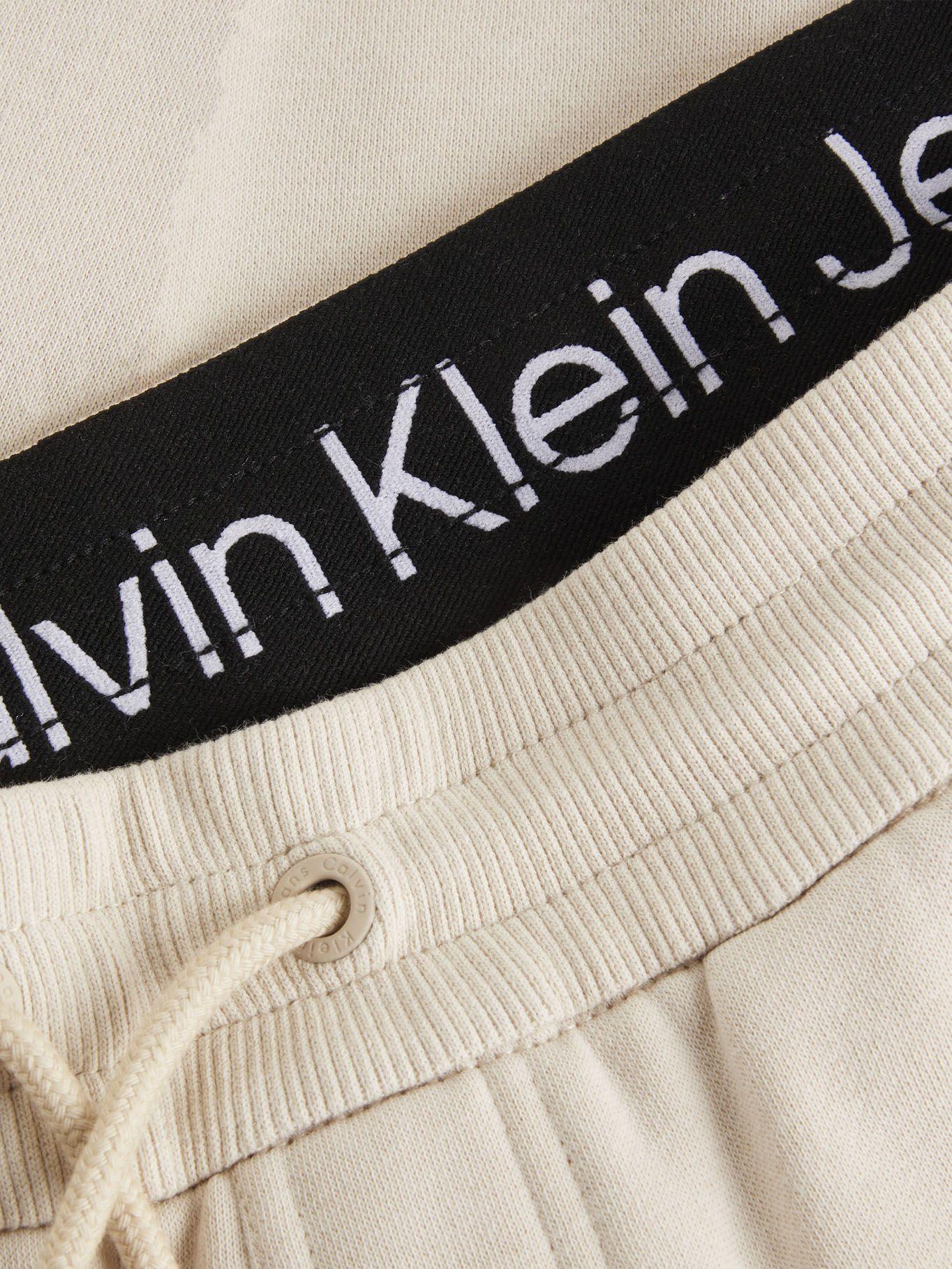 Pantalón corto imformal Beige Calvin Klein-4