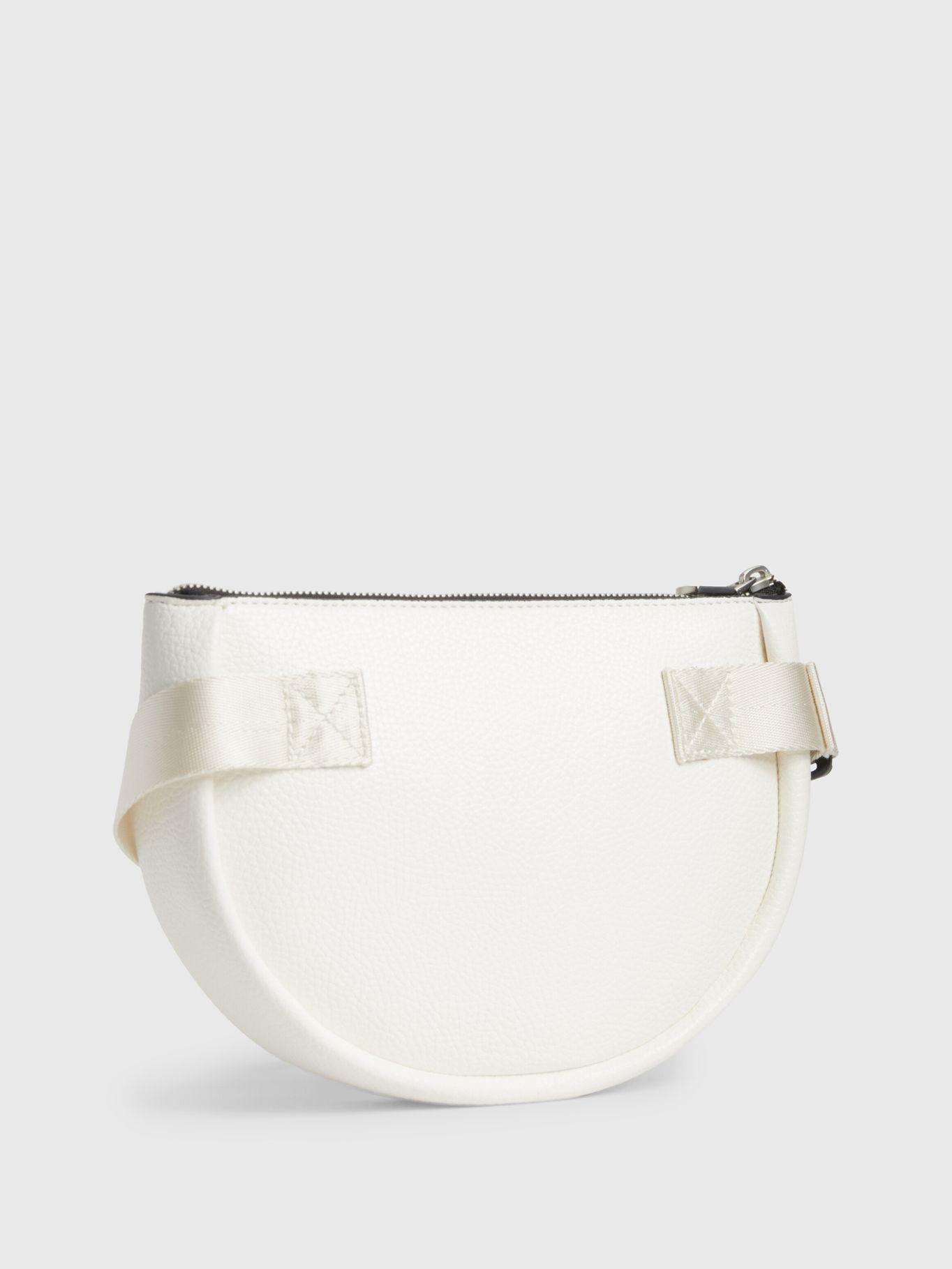 Banano Redondo Con Bolsillo Blanco Calvin Klein-3