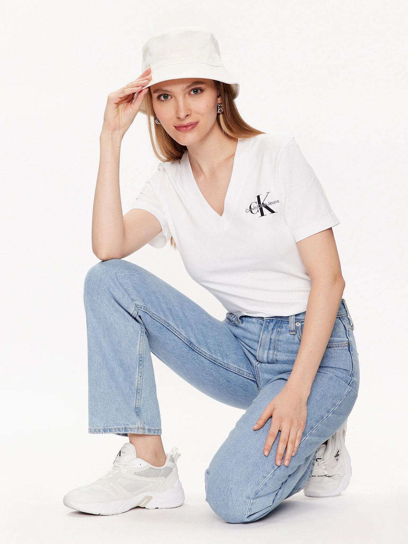 Polera Monologo Slim V-Neck Blanco YAF-1