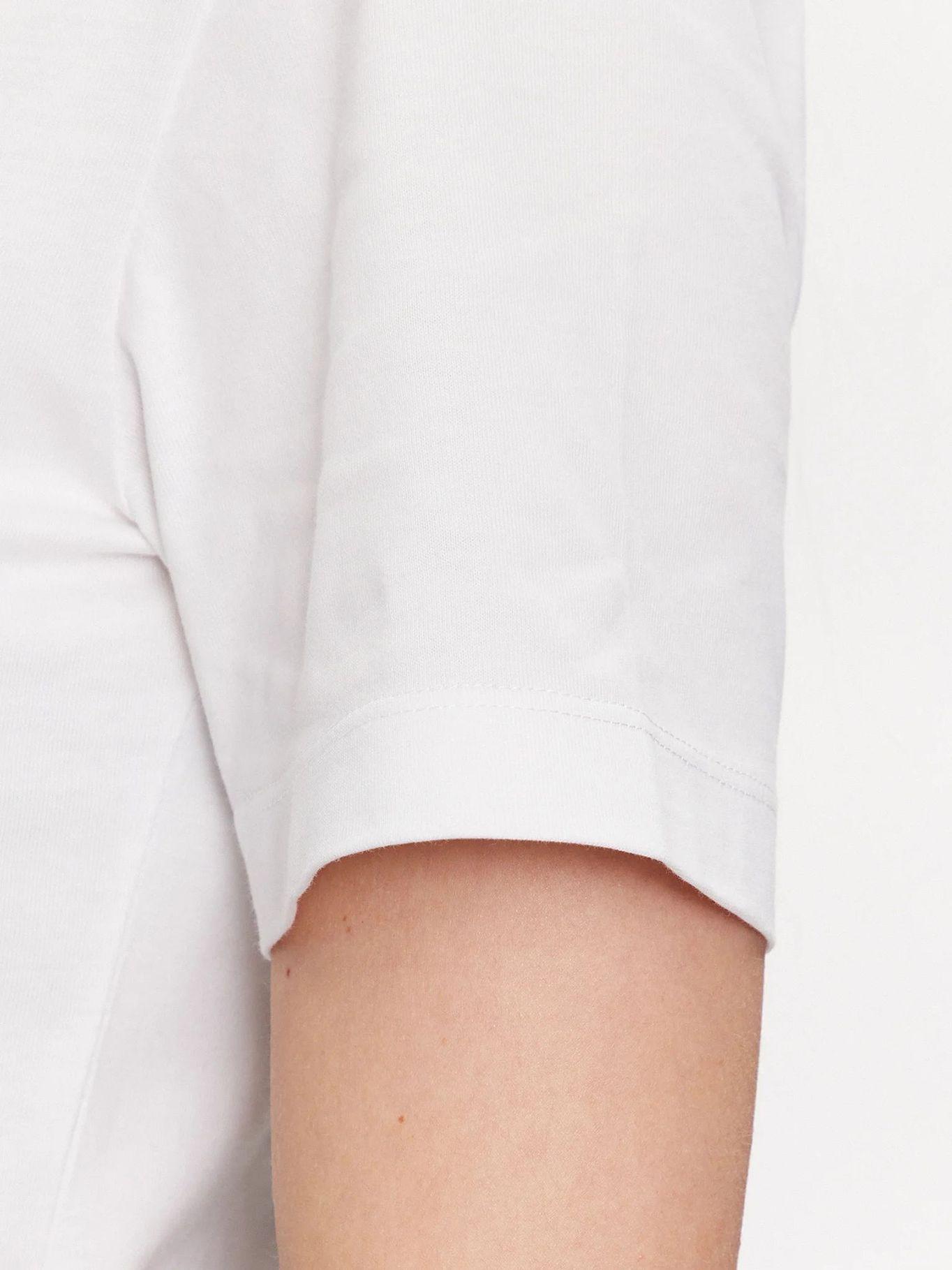 Polera Monologo Slim V-Neck Blanco YAF-4