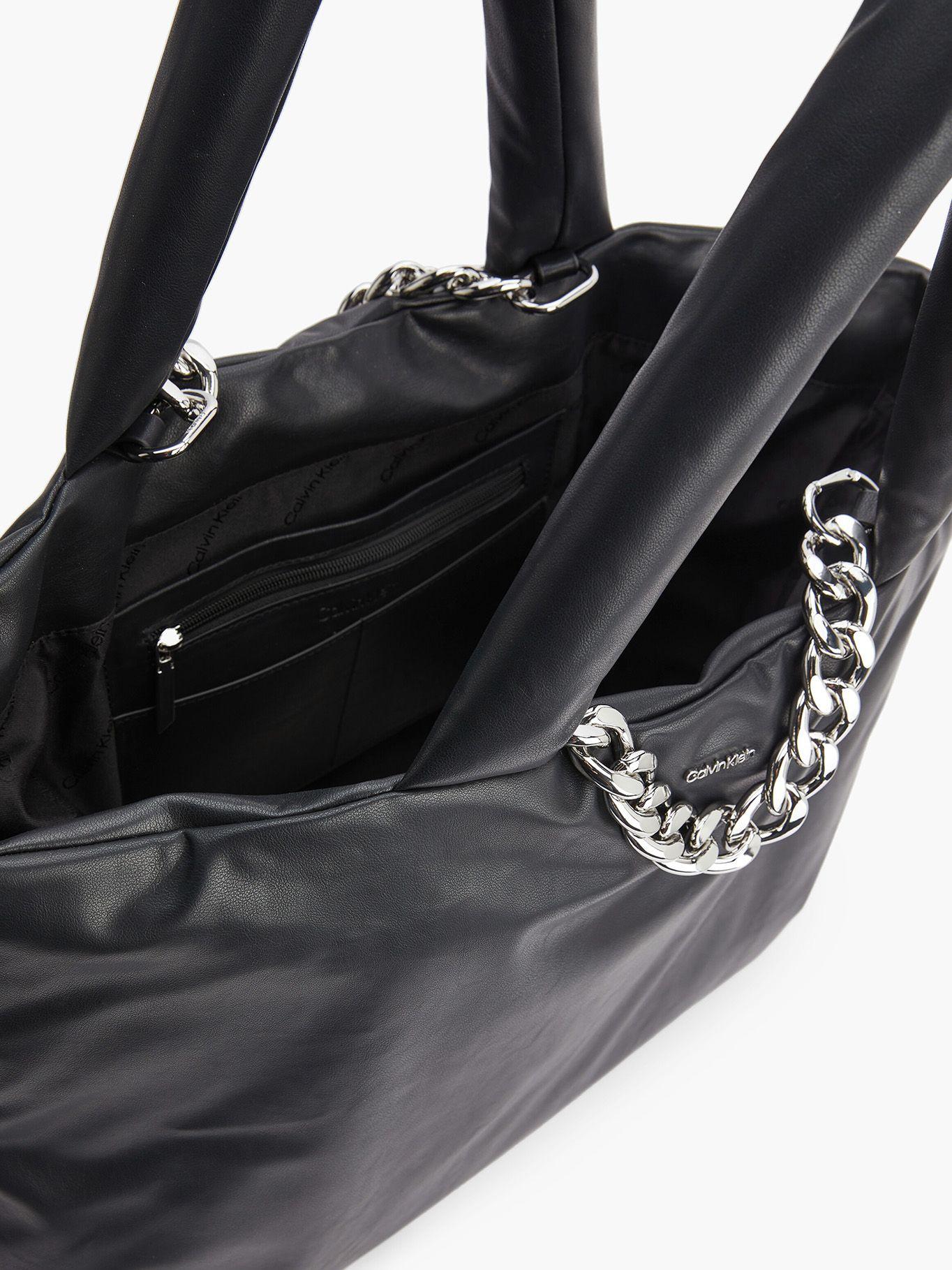 Cartera Puffed Tote Negro Calvin Klein-2
