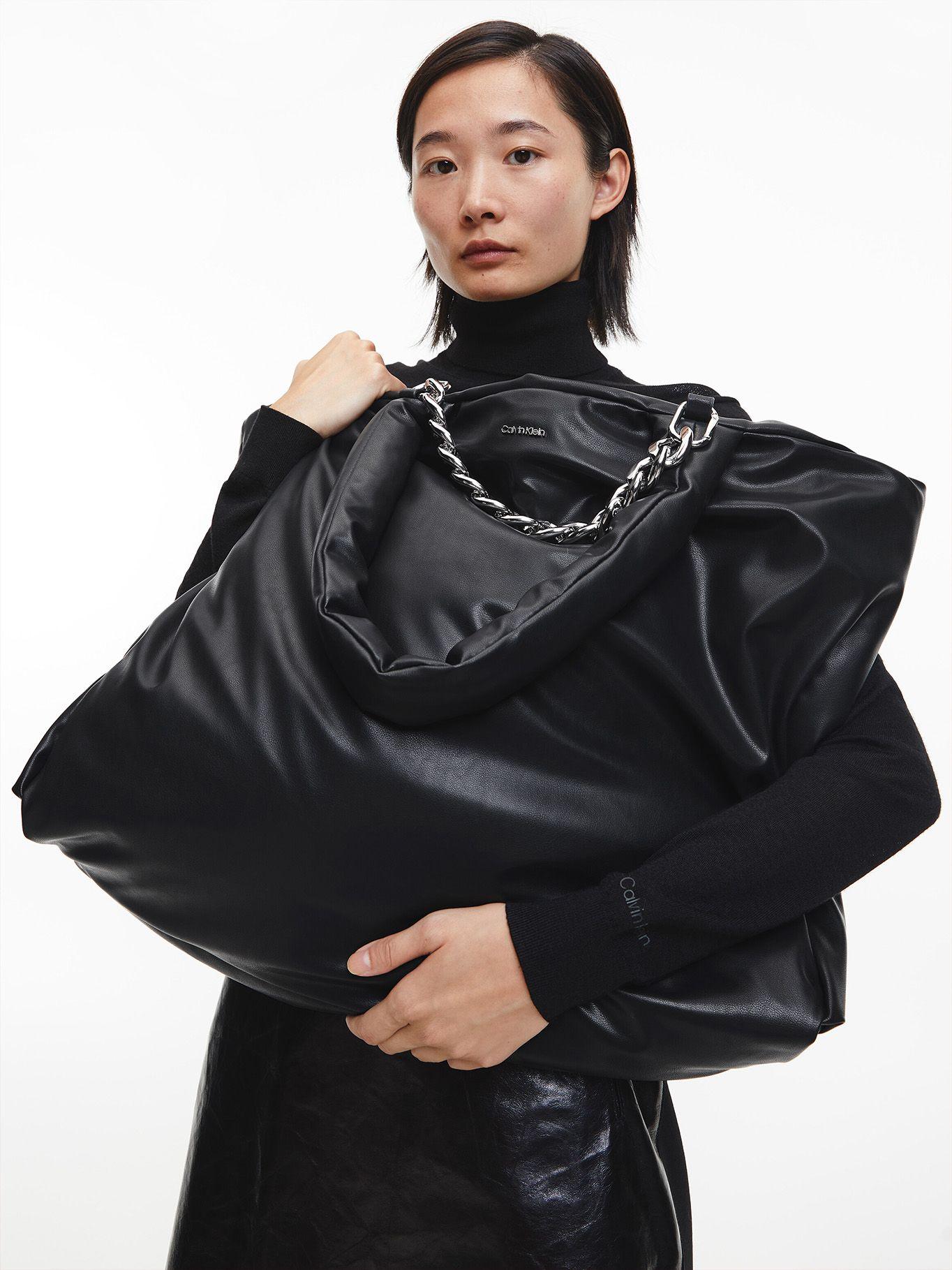 Cartera Puffed Tote Negro Calvin Klein-3
