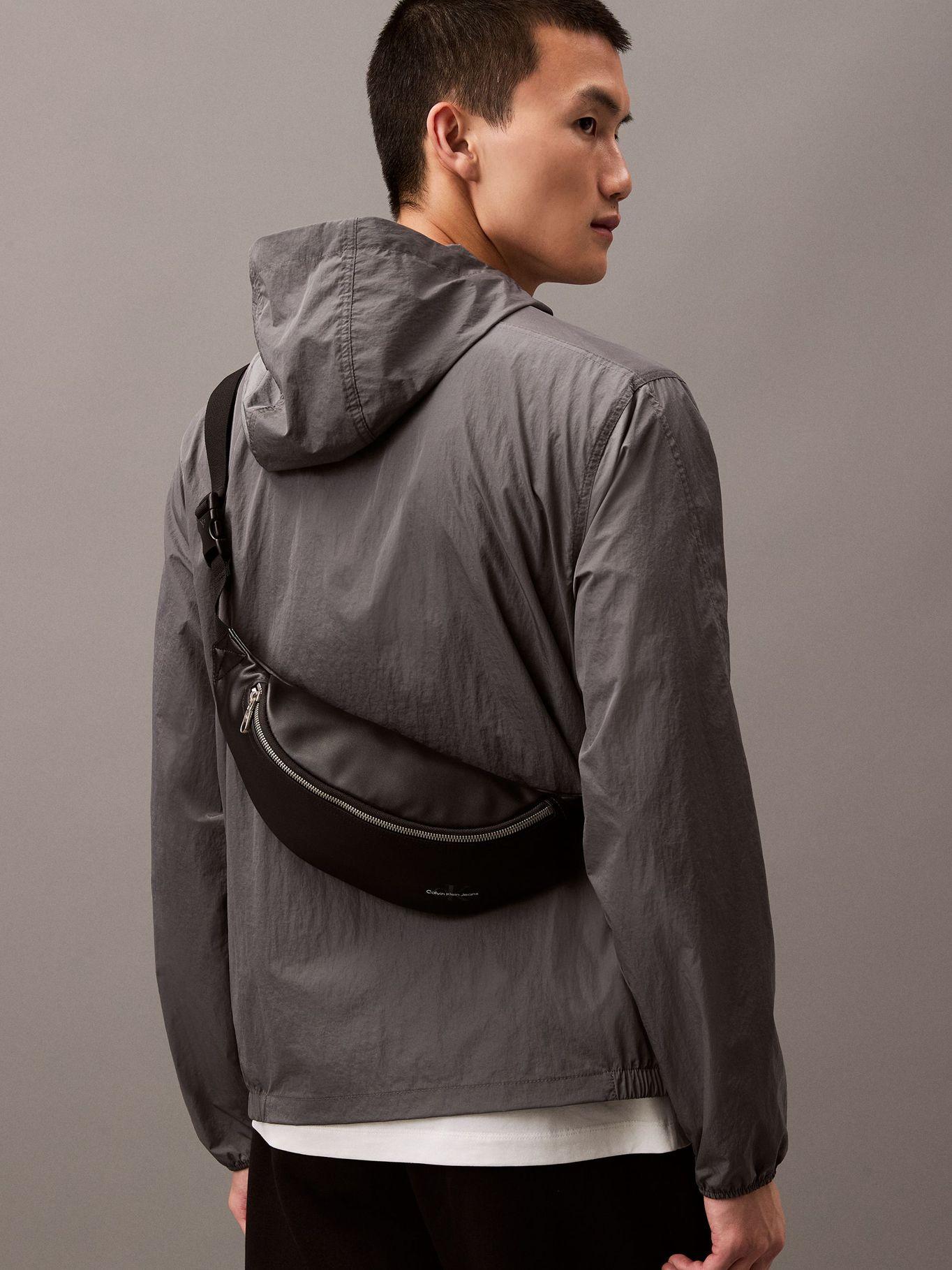 Banano Mono Logo Negro Calvin Klein-3