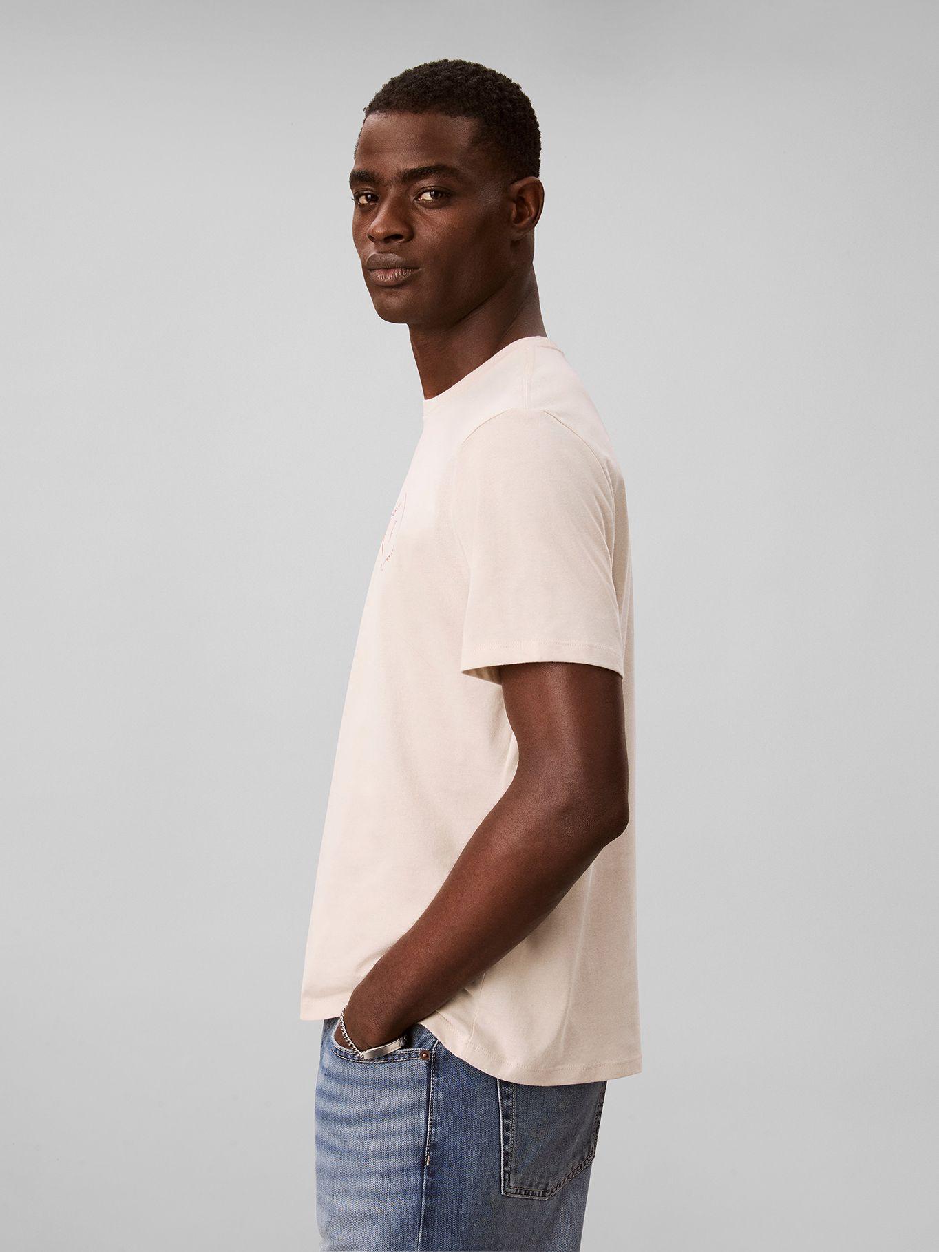 Polera con Logo Gráfico Crema Calvin Klein-3