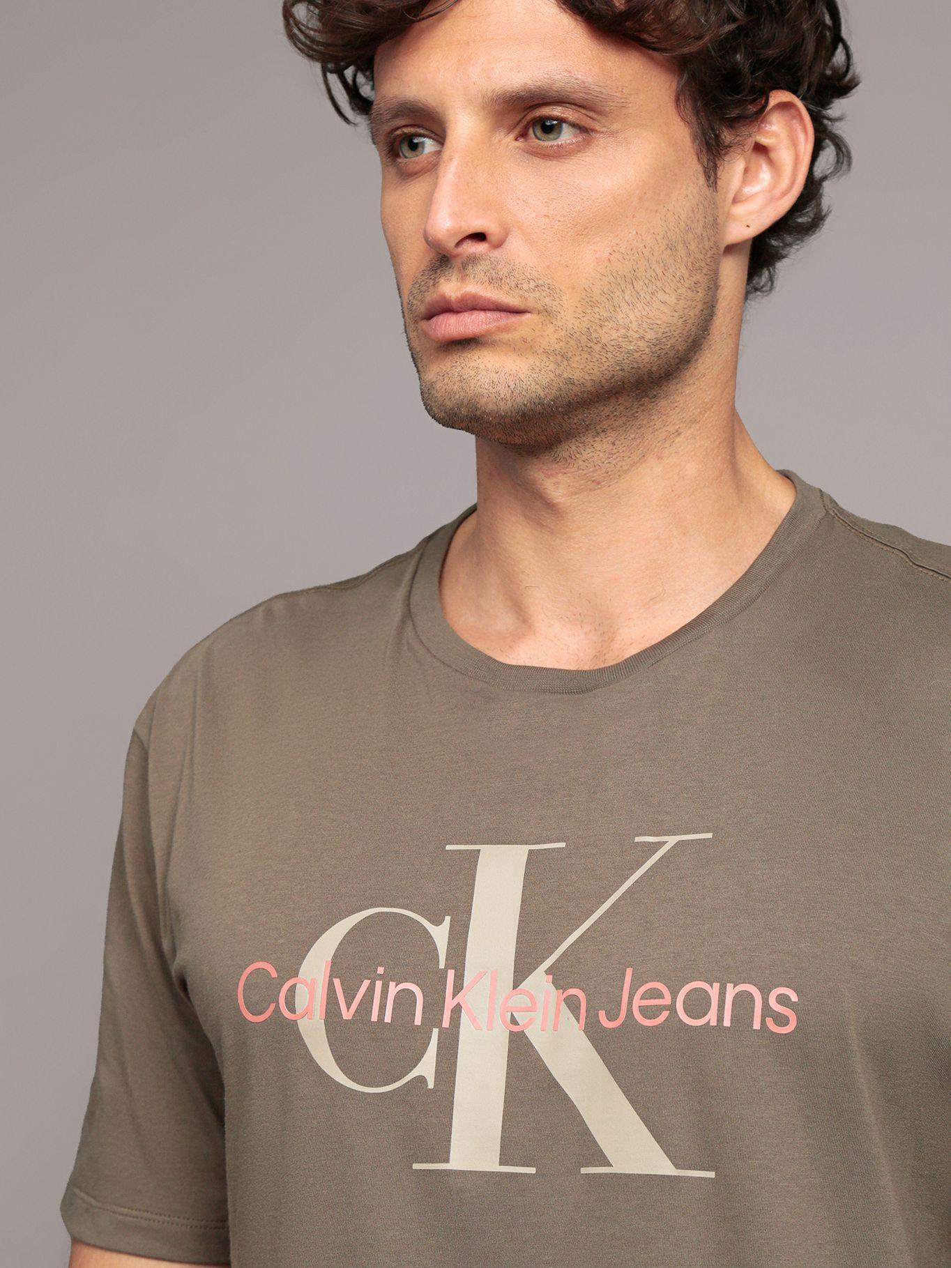 Polera Monogram Crew Cafe Calvin Klein-4