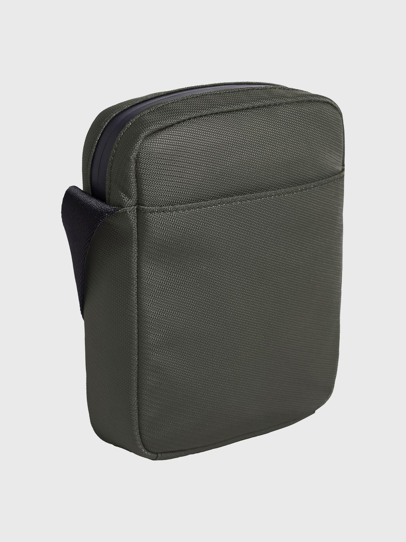 Bolso Reporter Ck Essential Verde Calvin Klein-2