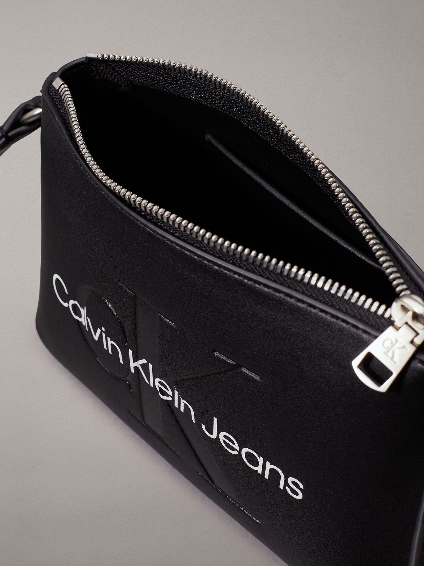 Bandolera Sculpted Negro GQ Calvin Klein-3