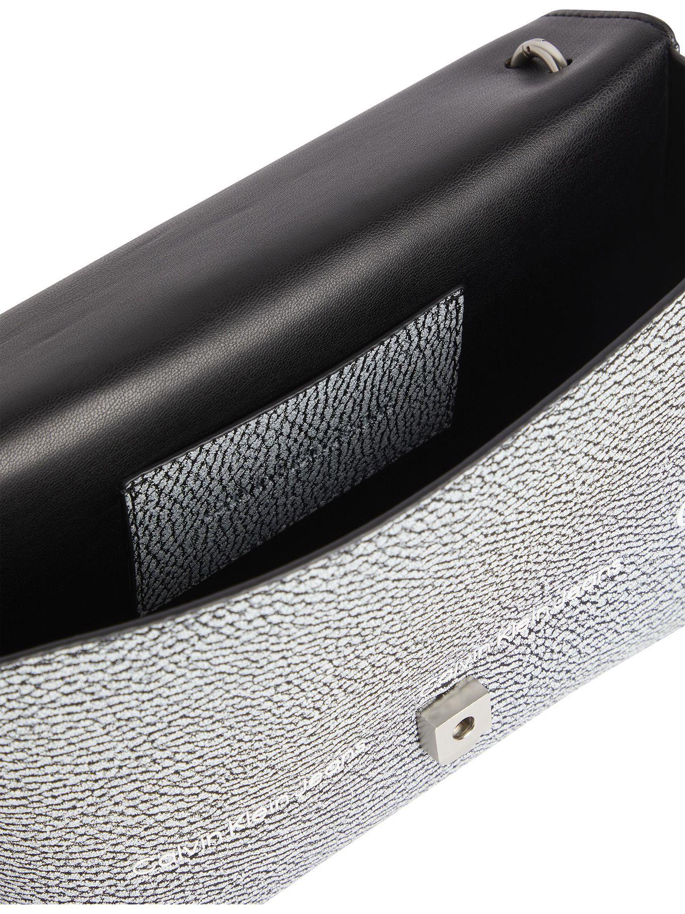 Cartera Xbody Sculpted Pebble Plateado Calvin Klein-2