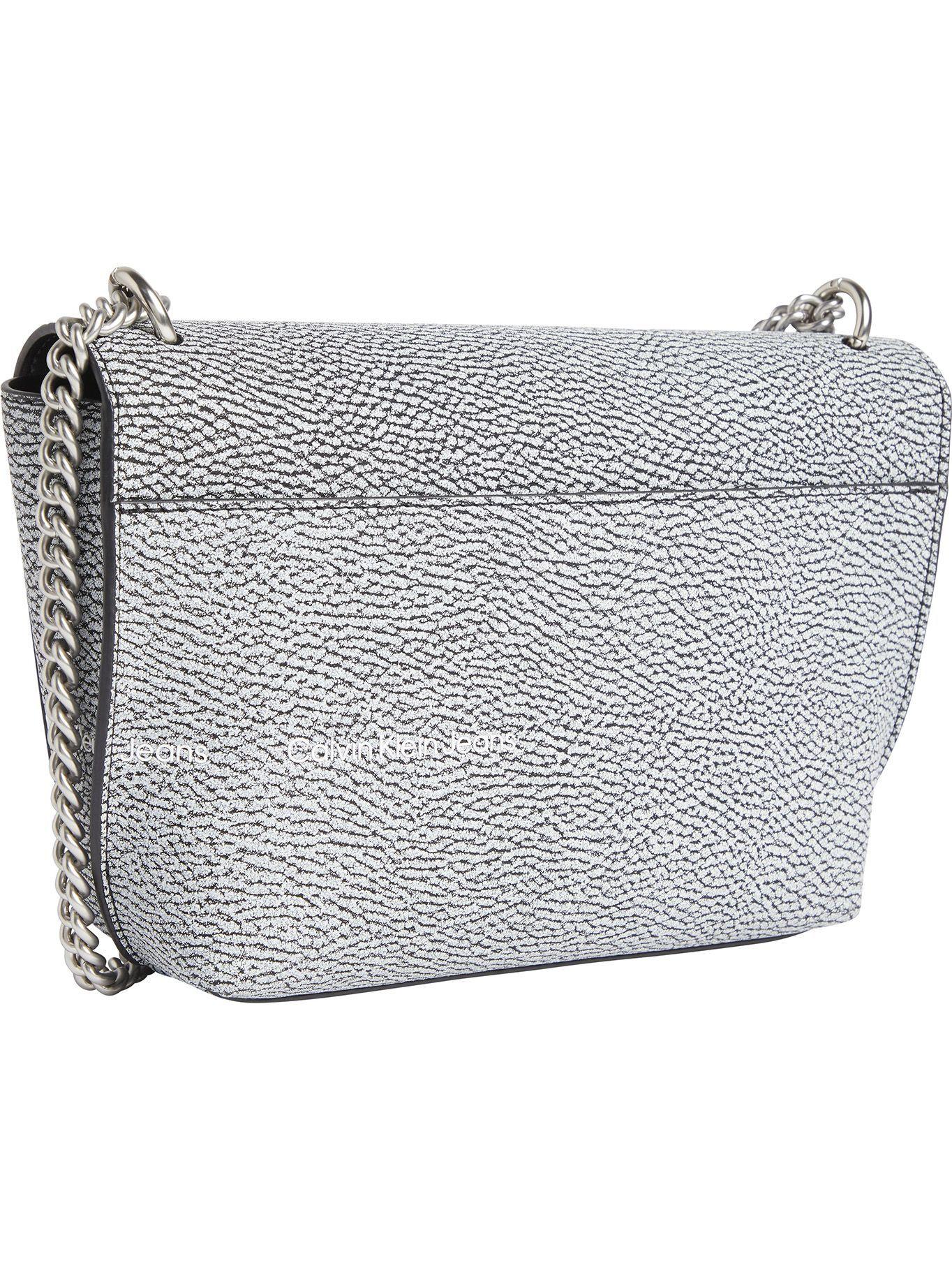 Cartera Xbody Sculpted Pebble Plateado Calvin Klein-1