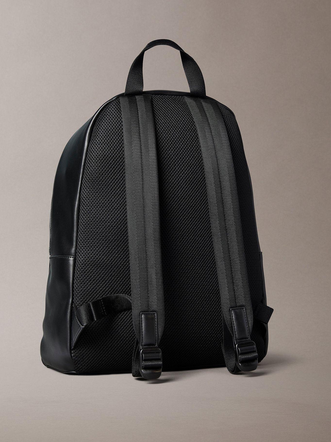 Mochila Sculpted Campus Negro Calvin Klein-1