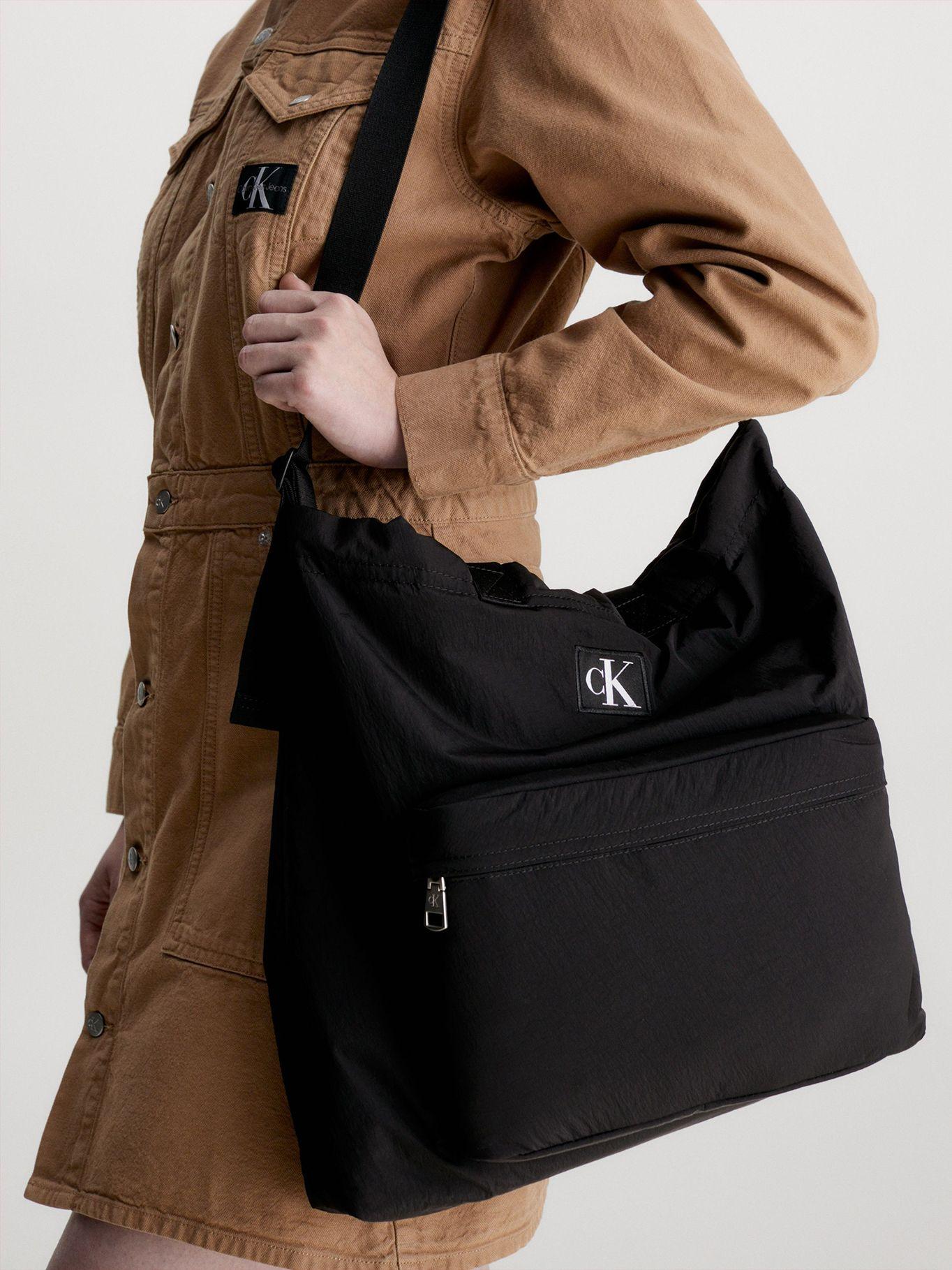 Cartera Tote City Nylon Flight Negro Calvin Klein-3