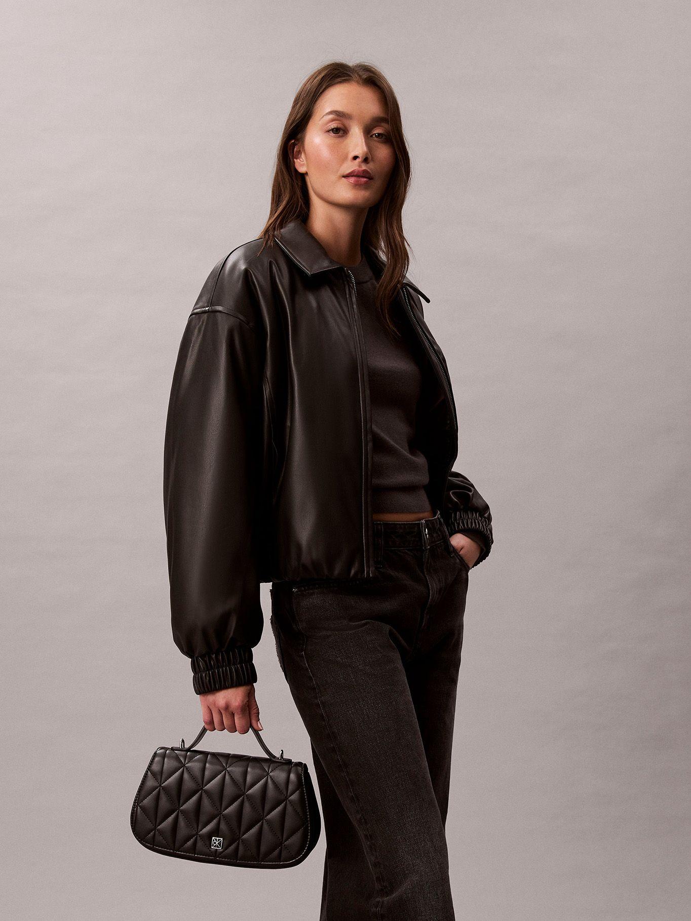 Cartera Acolchada de Mano Negro Calvin Klein-4