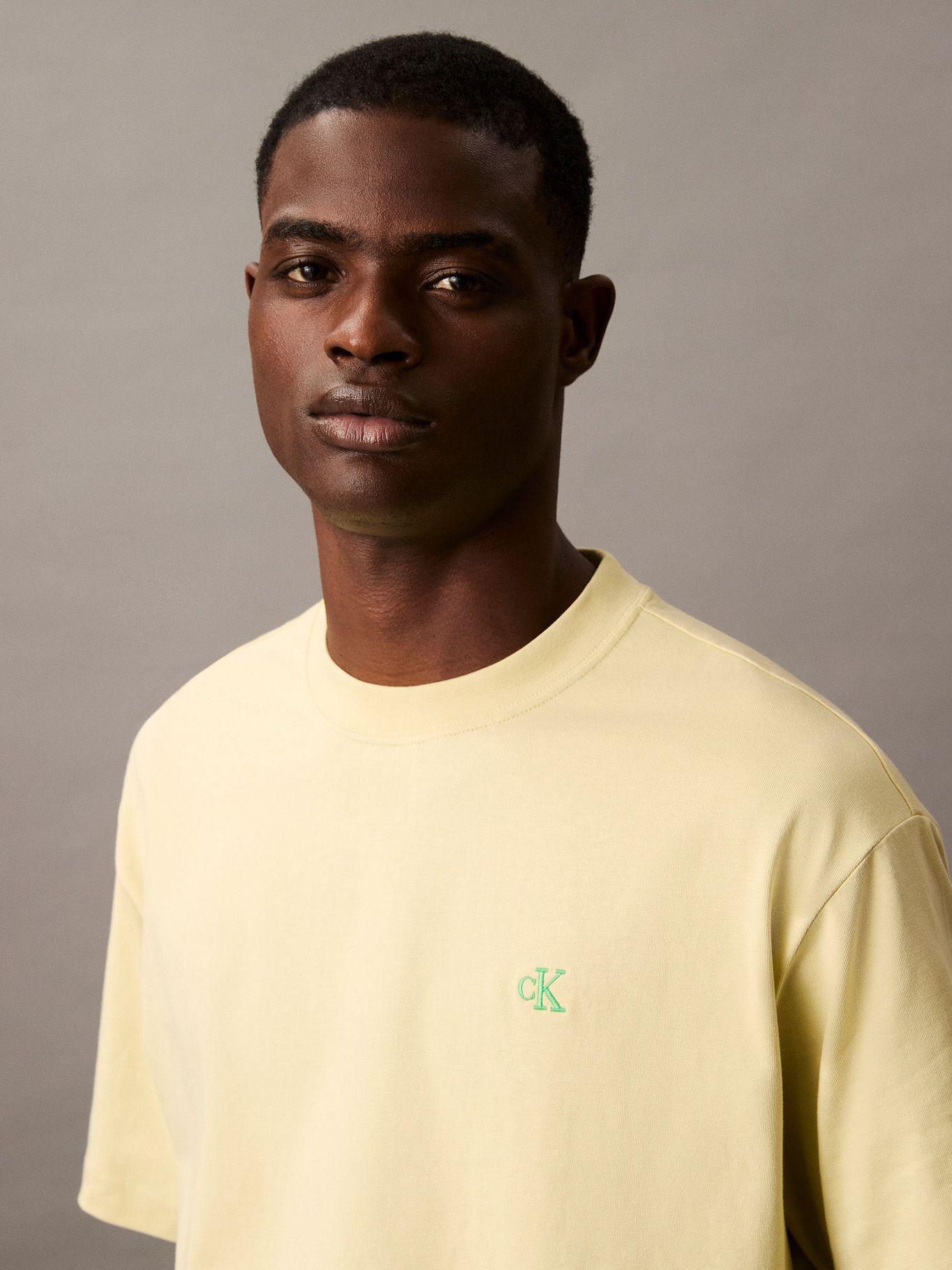 Polera Relaxed y Monograma Archive Verde Calvin Klein-4