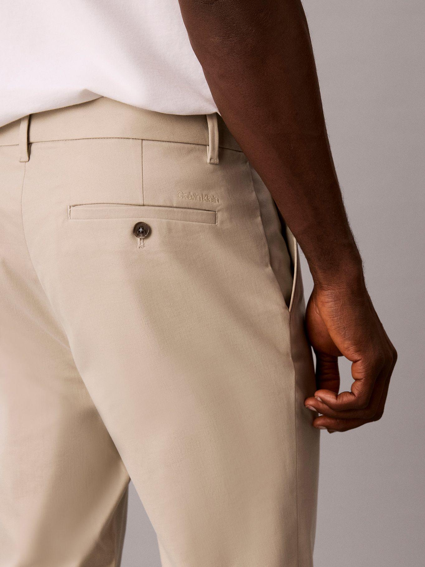 Pantalón Chino Slim de Satén Beige Calvin Klein-5