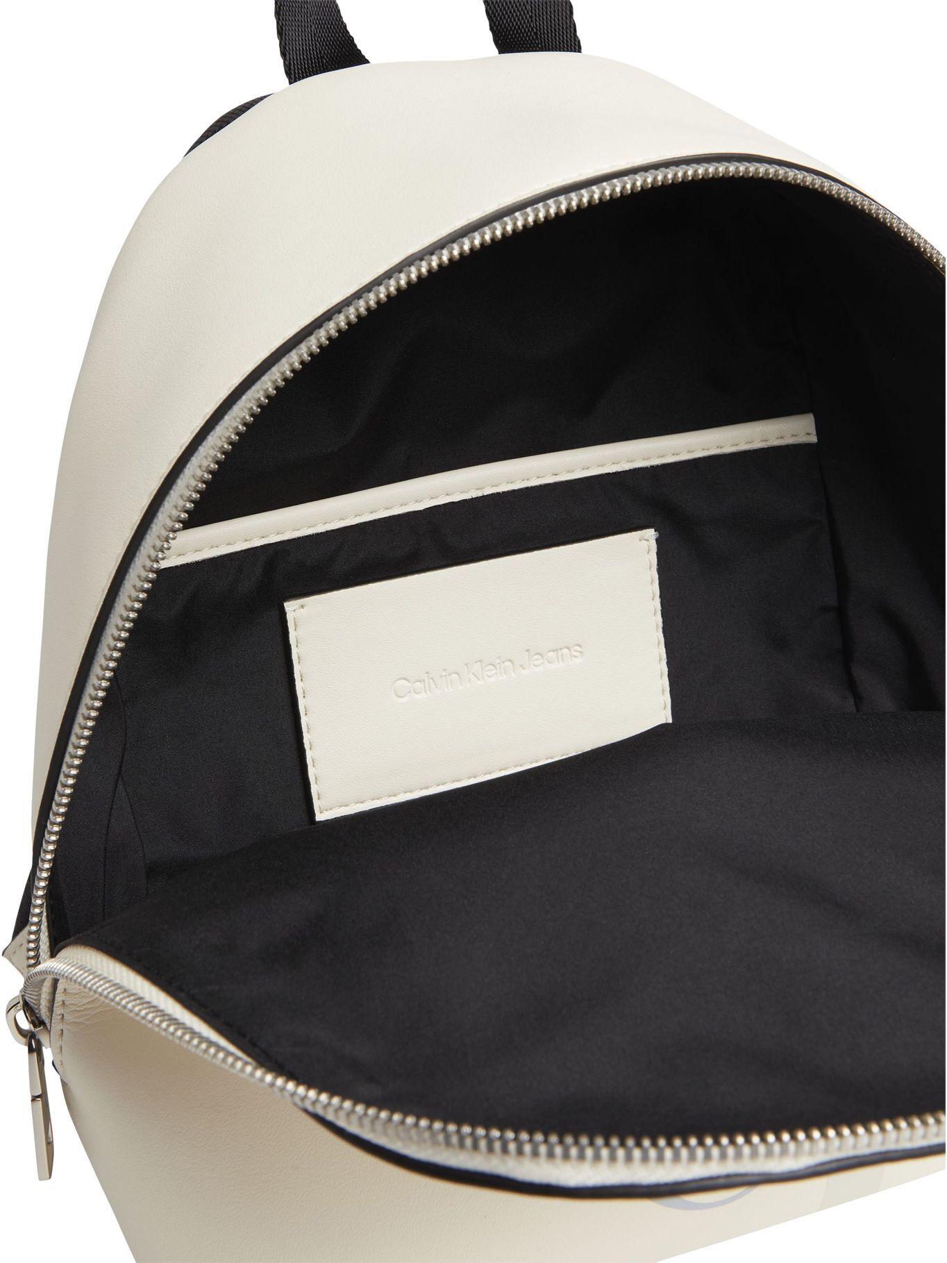 Mochila Sculpted Mono Crema Calvin Klein-2