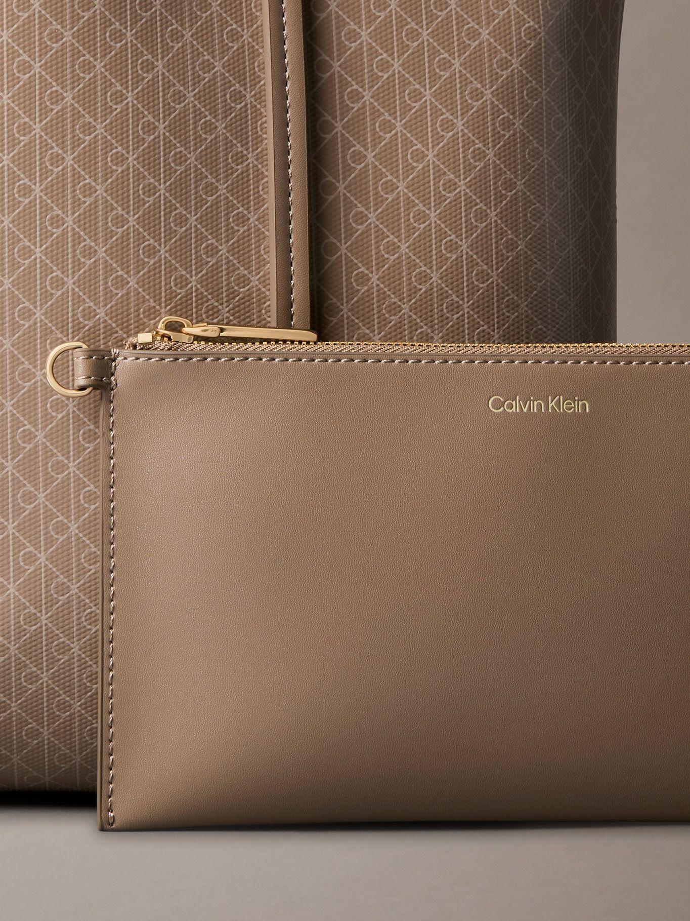 Cartera Tote Pequeña y Cartera Mini Beige Calvin Klein-3