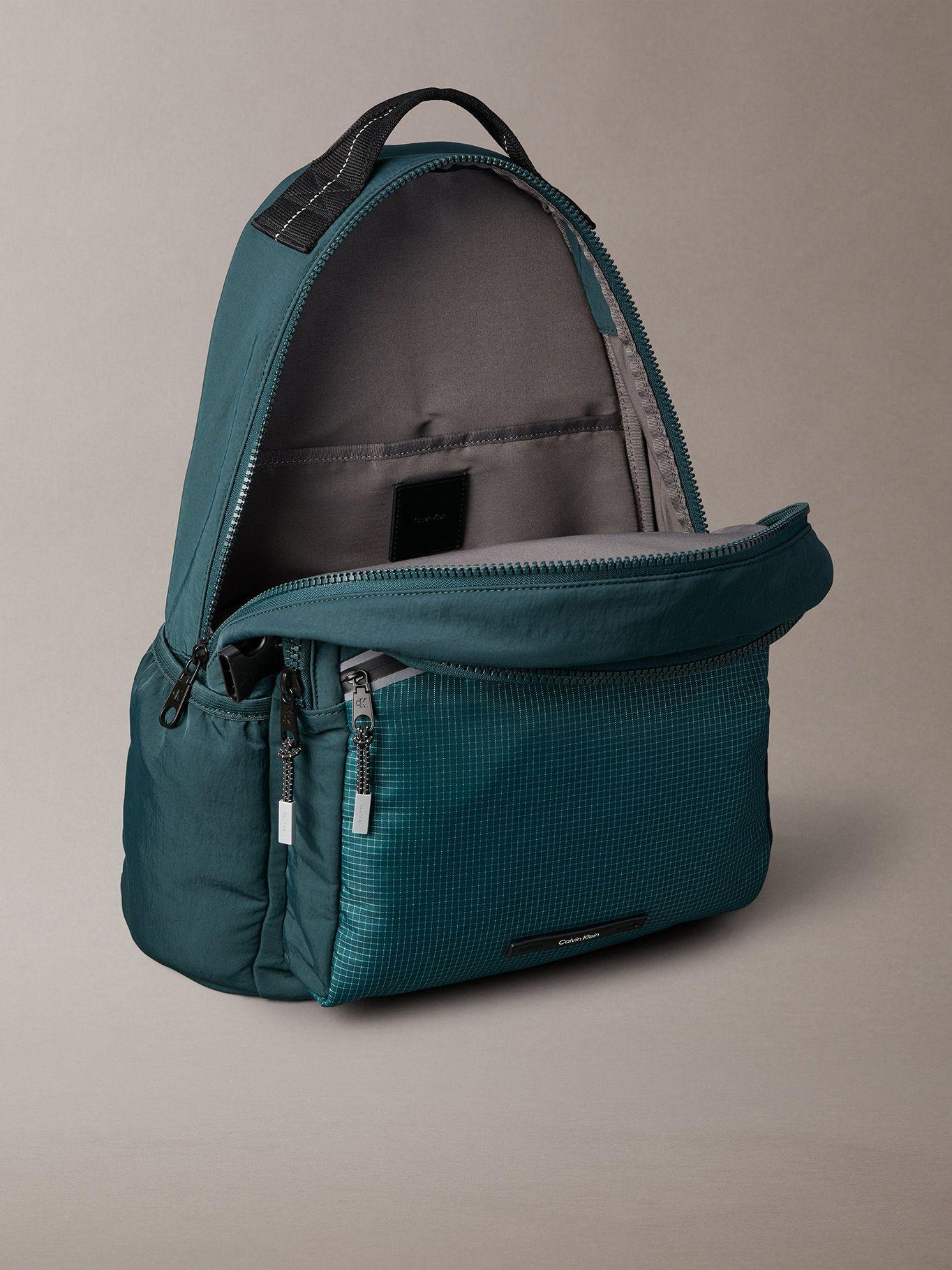 Mochila Redonda Utilitaria A Rayas Verde Calvin Klein-2