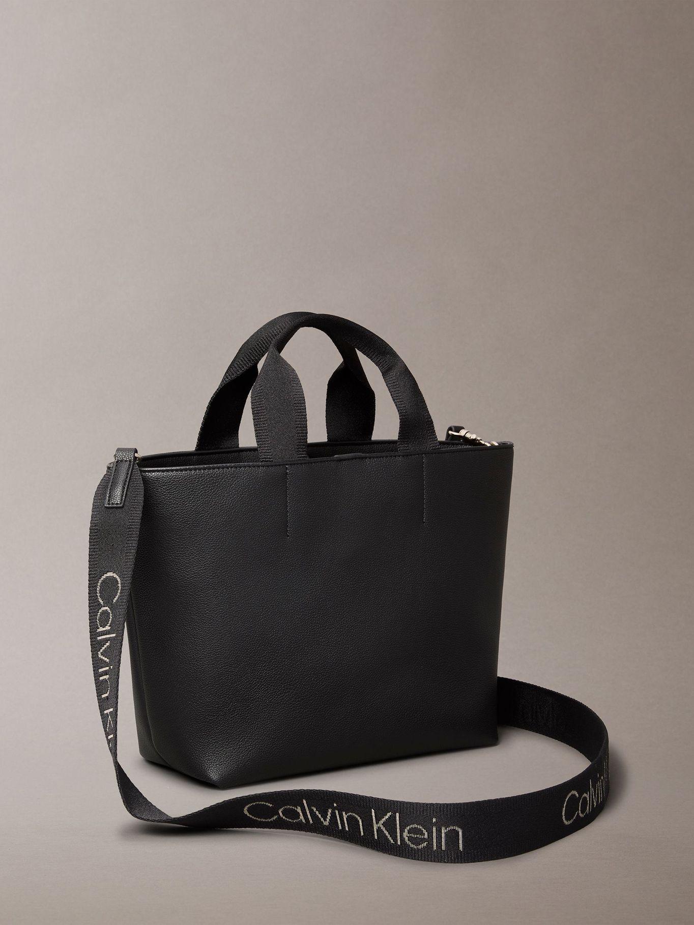 Mini Cartera Tote Ultra Light Negro Calvin Klein-1