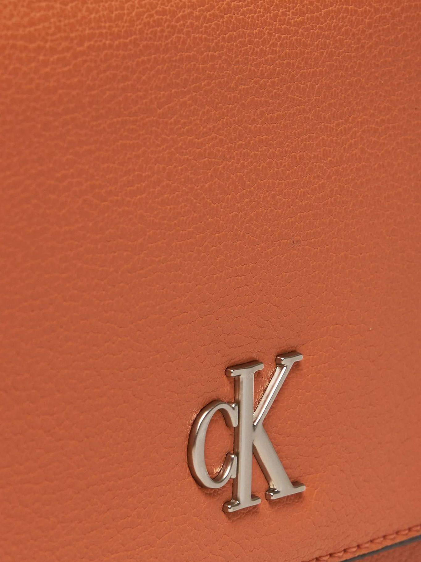 Bandolera Minimal Monogram Naranja Calvin Klein-3