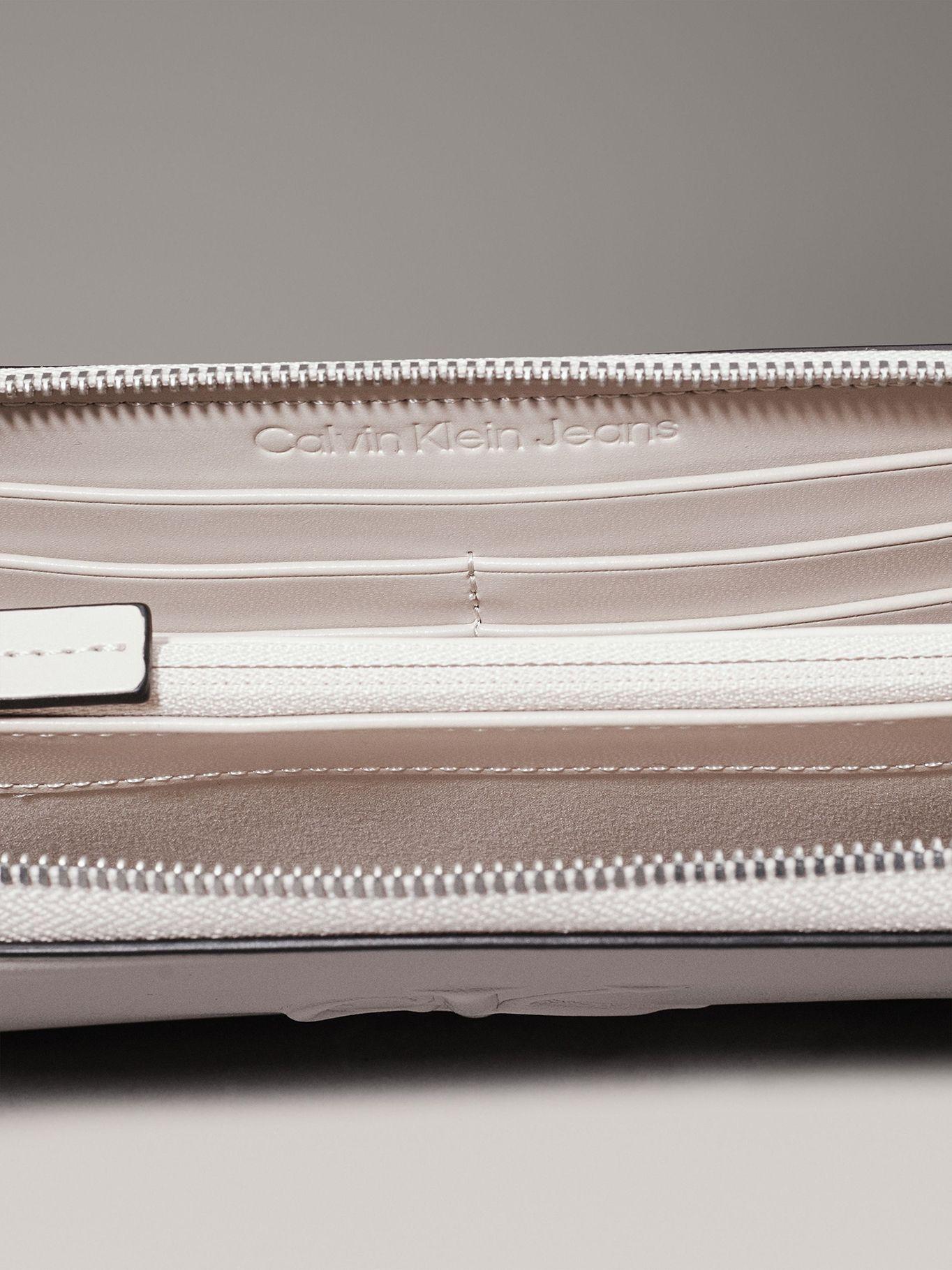 Billetera Sculpted Deboss Blanco Calvin Klein-2