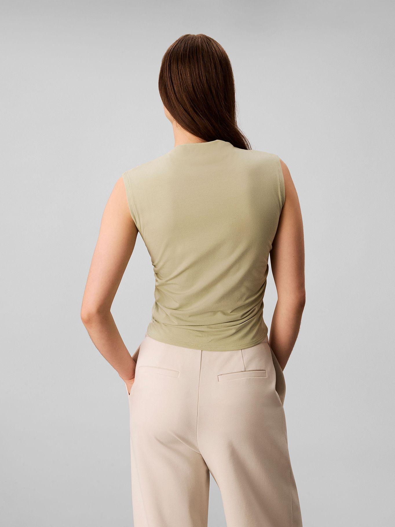 Blusa sin Mangas con Cuello Alto Verde Calvin Klein-2