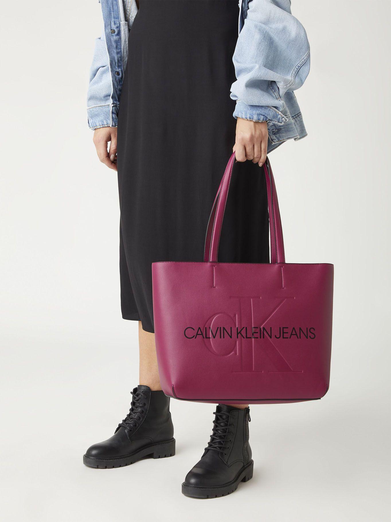 Cartera Shopper Sculpted Monogram Fucsia Calvin Klein Mujer-3