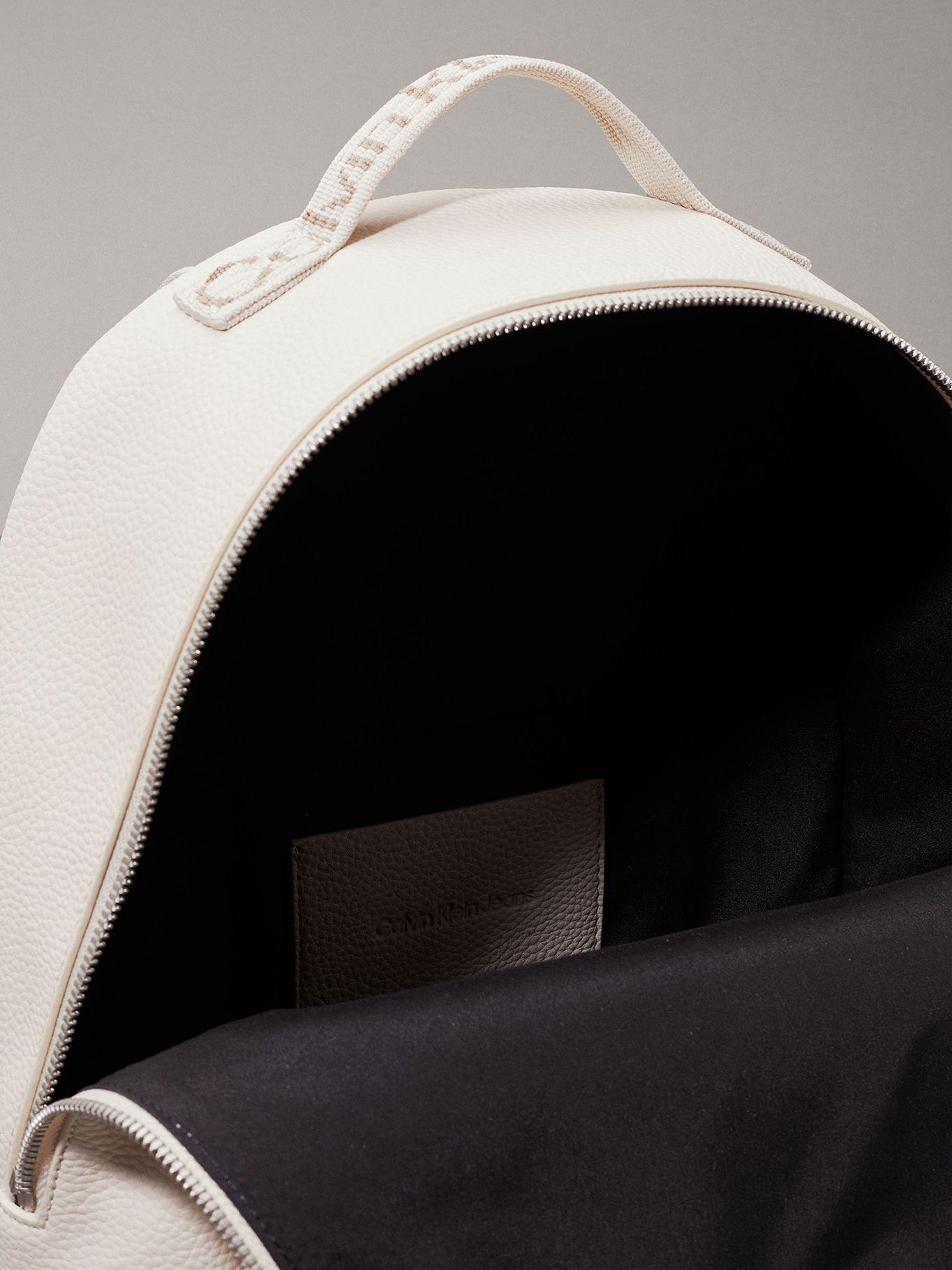 Mochila Ultralight Campus Beige Calvin Klein-3