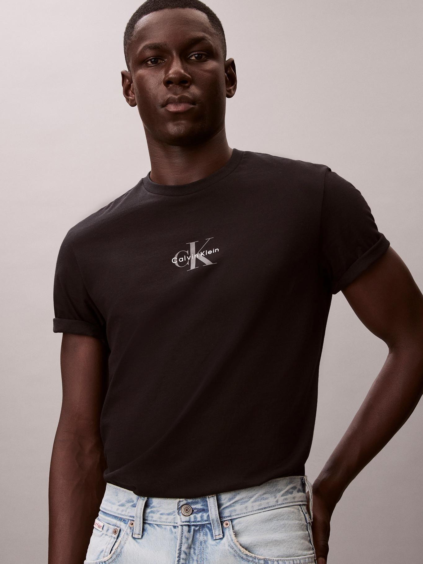 Polera Gráfico Estampado Monologo Negro Calvin Klein-3