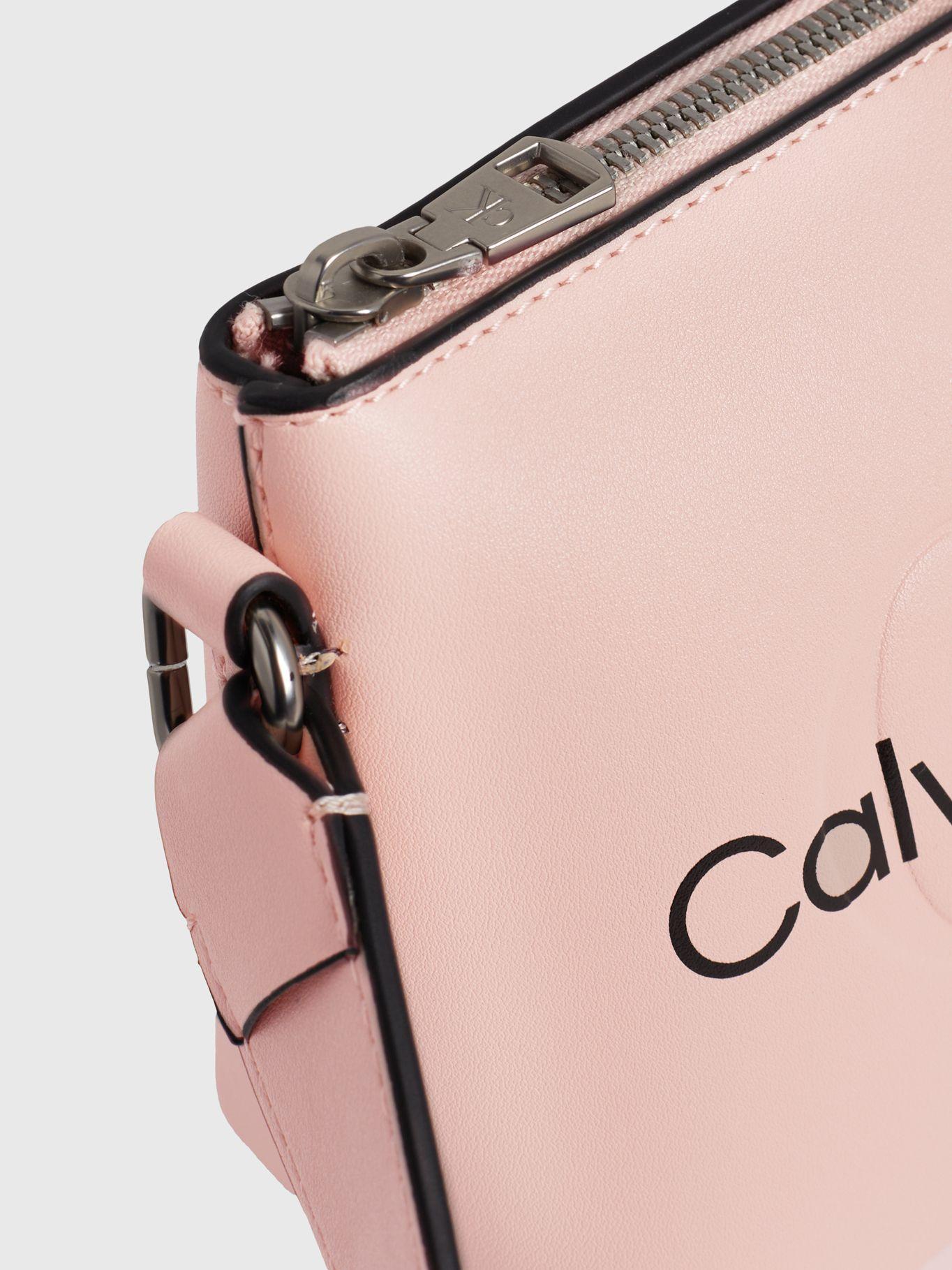 Bandolera Sculpted Pouch Rosado Calvin Klein-2