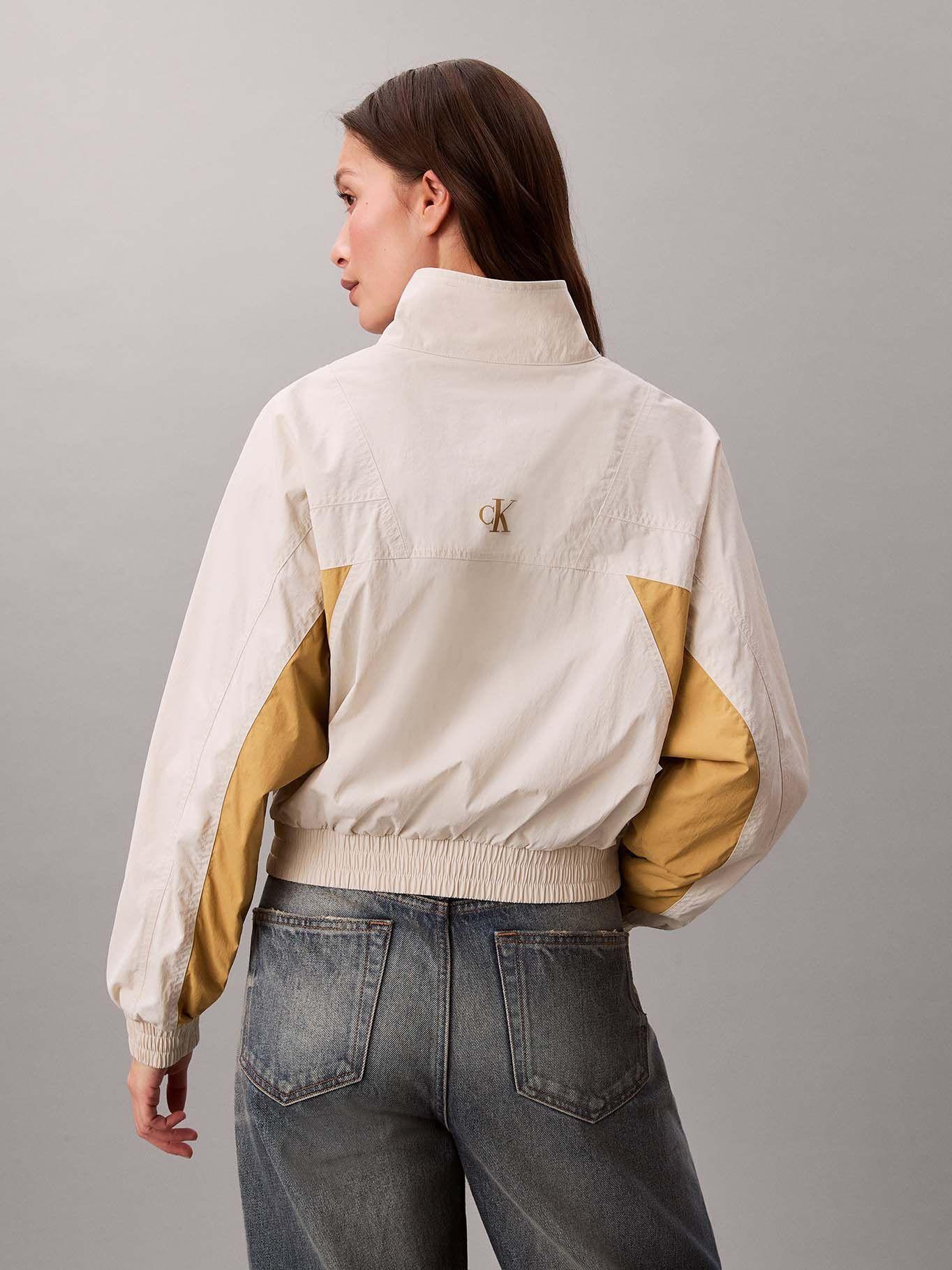 Chaqueta Cortaviento Crop Colorblock Beige Calvin Klein-2