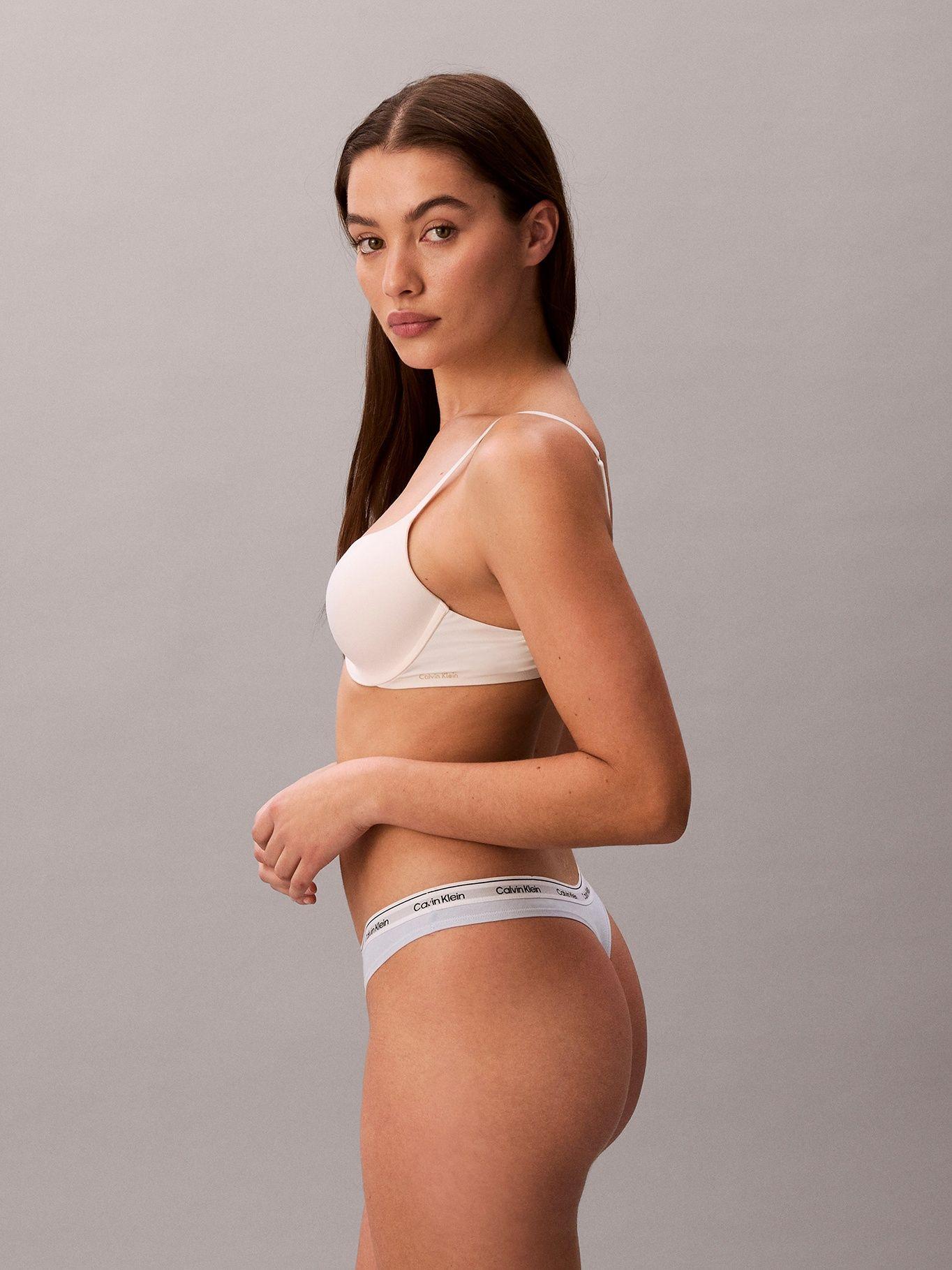 Colaless Modern Logo Celeste Calvin Klein-3