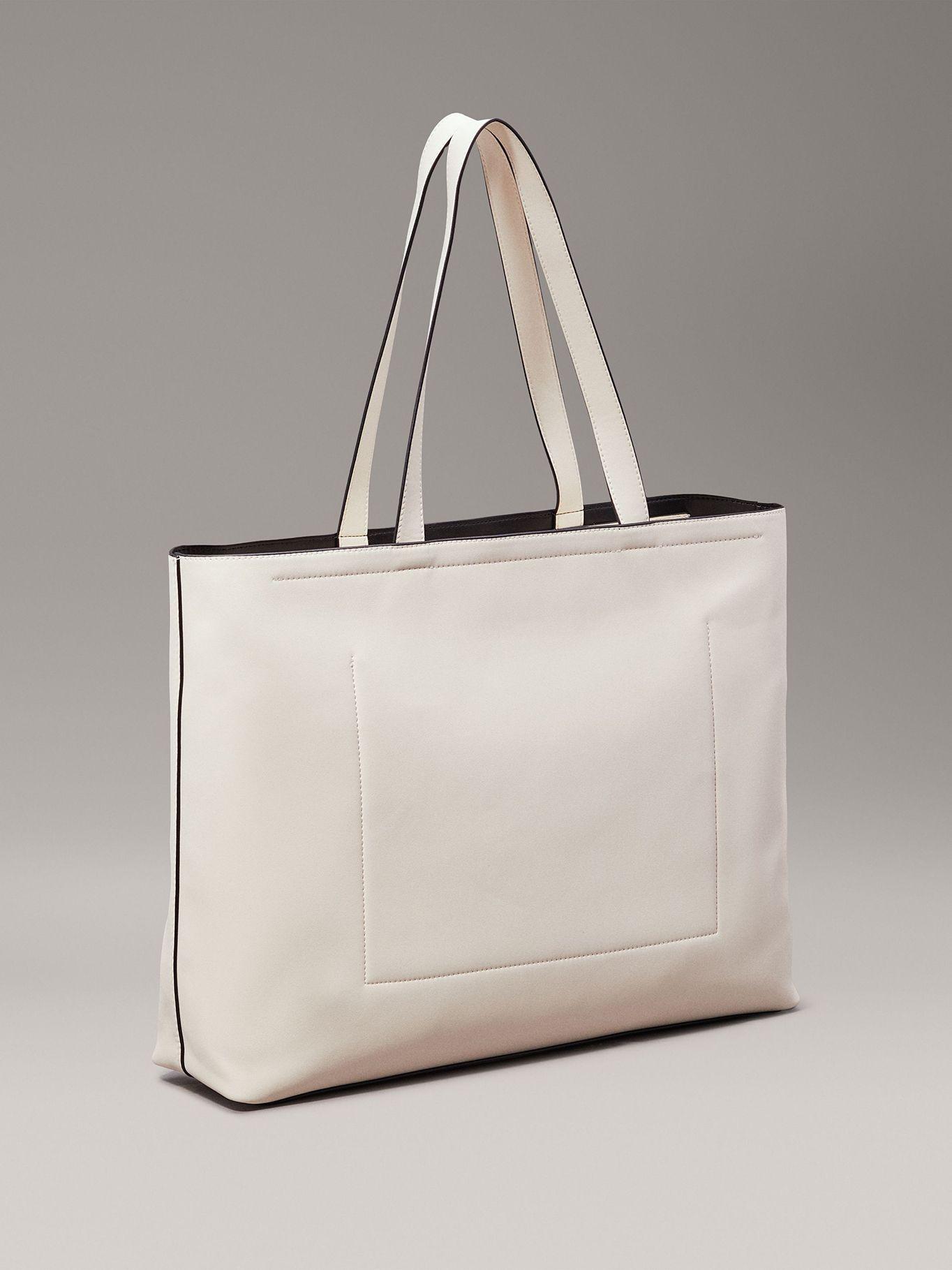 Cartera Tote Sculpted Slim Beige Calvin Klein-4