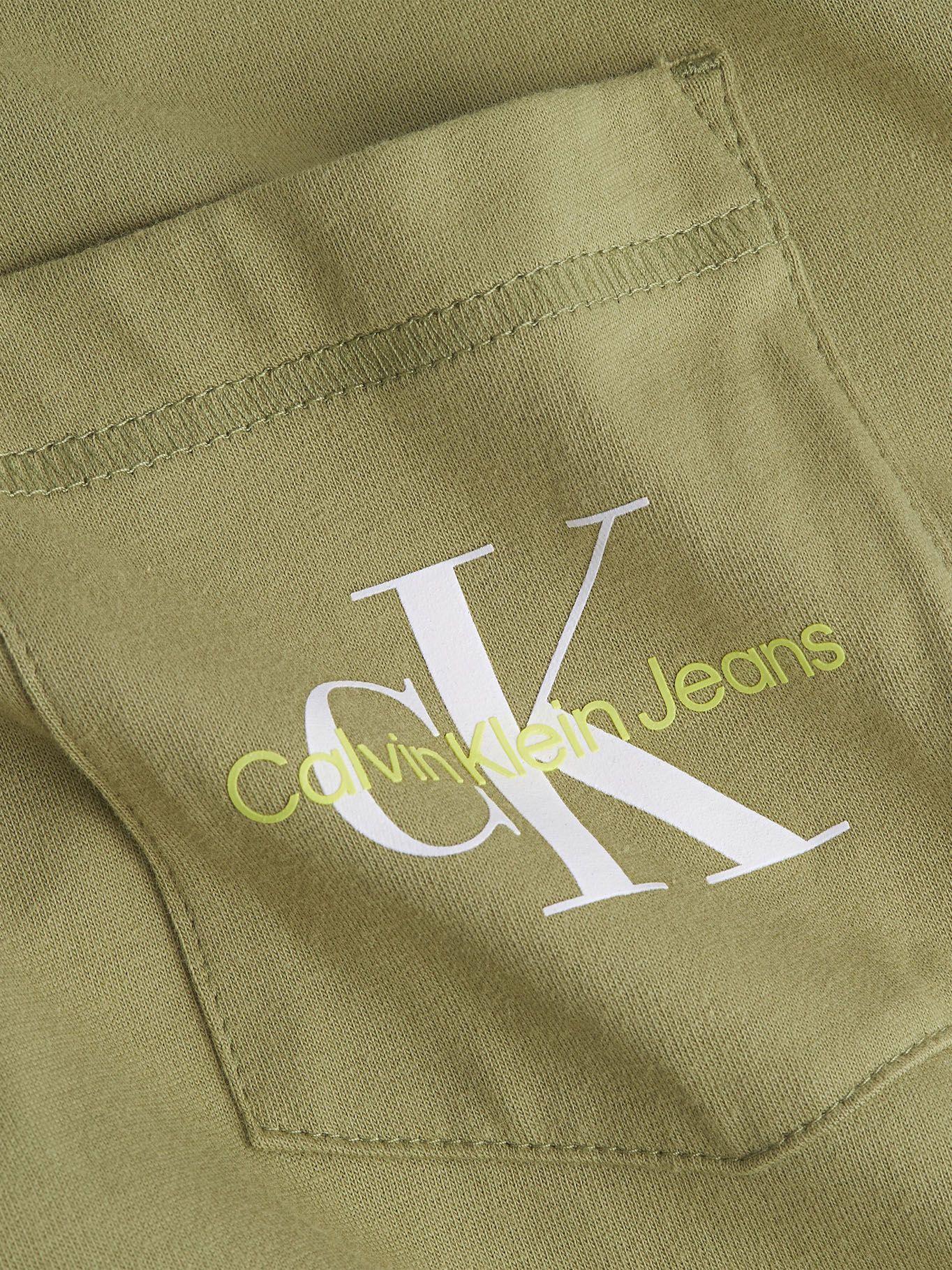 Polera Monogram Logo Pocket Verde Olivo Calvin Klein-1