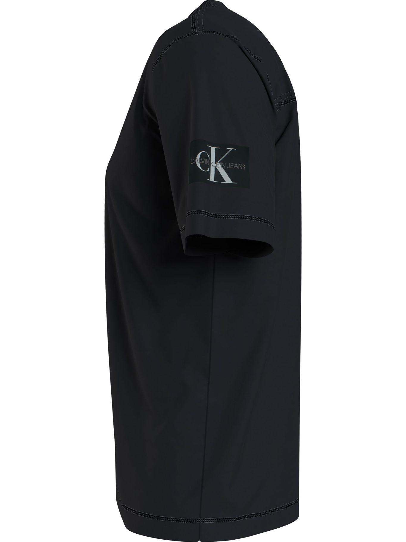 Polera Monogram Badge Negro BAE Calvin Klein-3