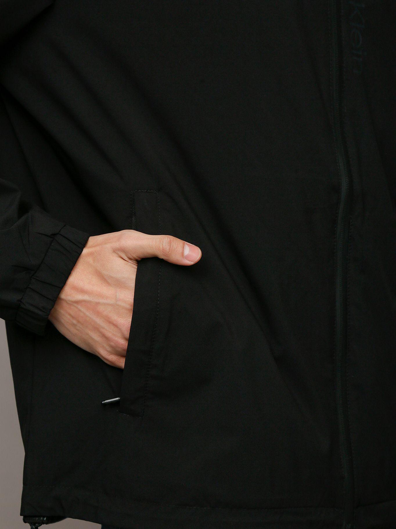 Cortaviento Stretch Negro Calvin Klein-5