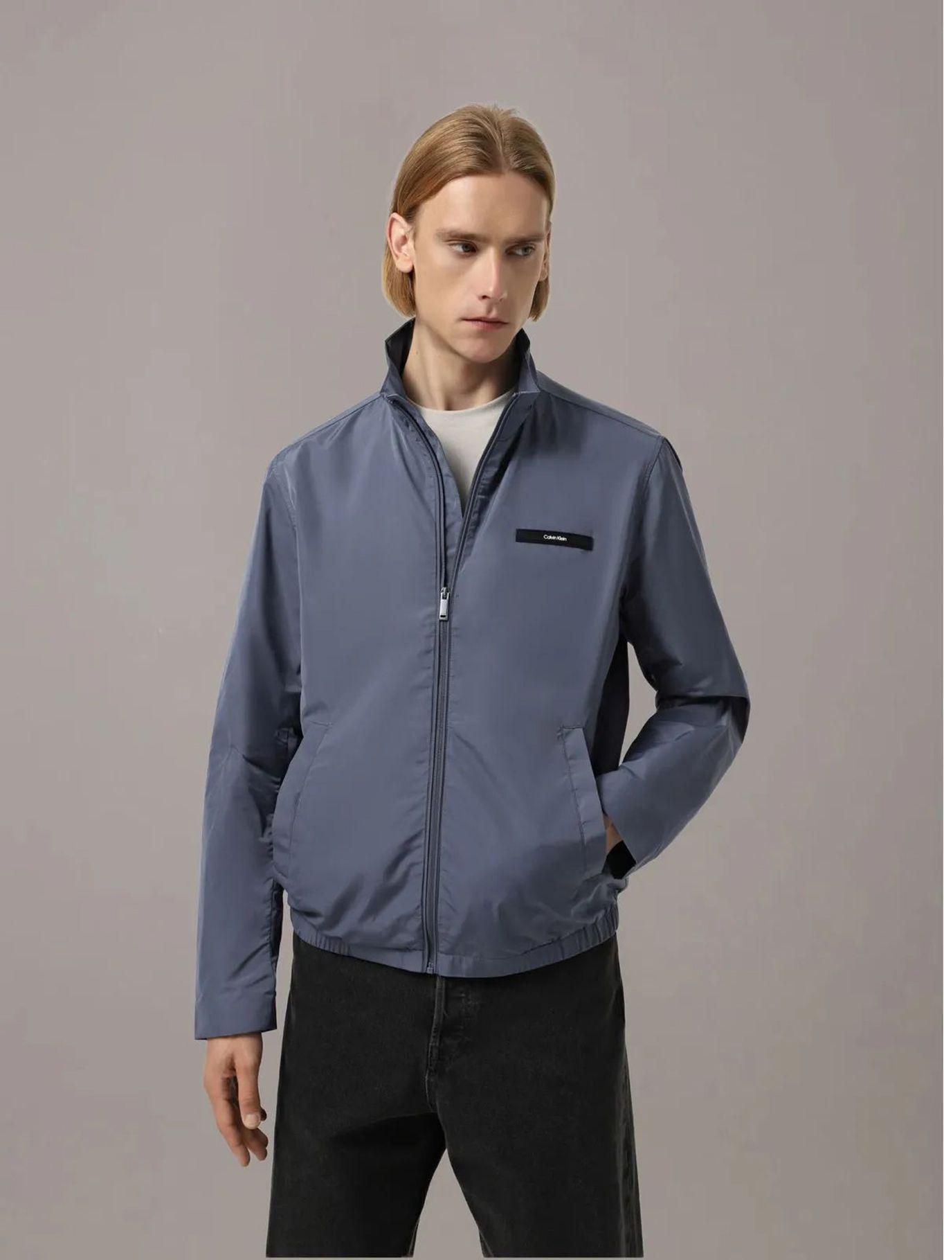 Chaqueta Essential de Nailon Gris Calvin Klein-0