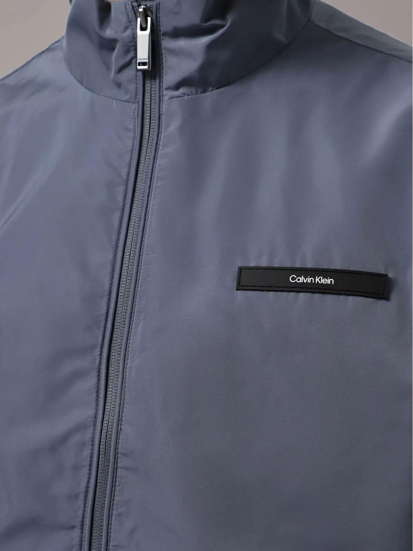 Chaqueta Essential de Nailon Gris Calvin Klein-3