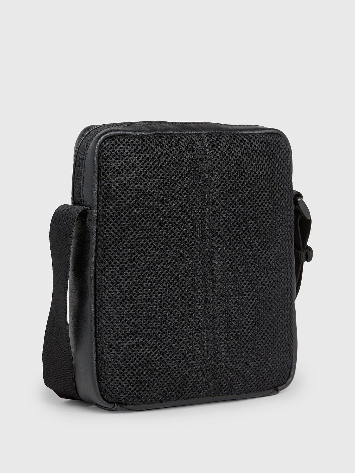 Bandolera Monogram Soft Reporter 18 Negro Calvin Klein-1
