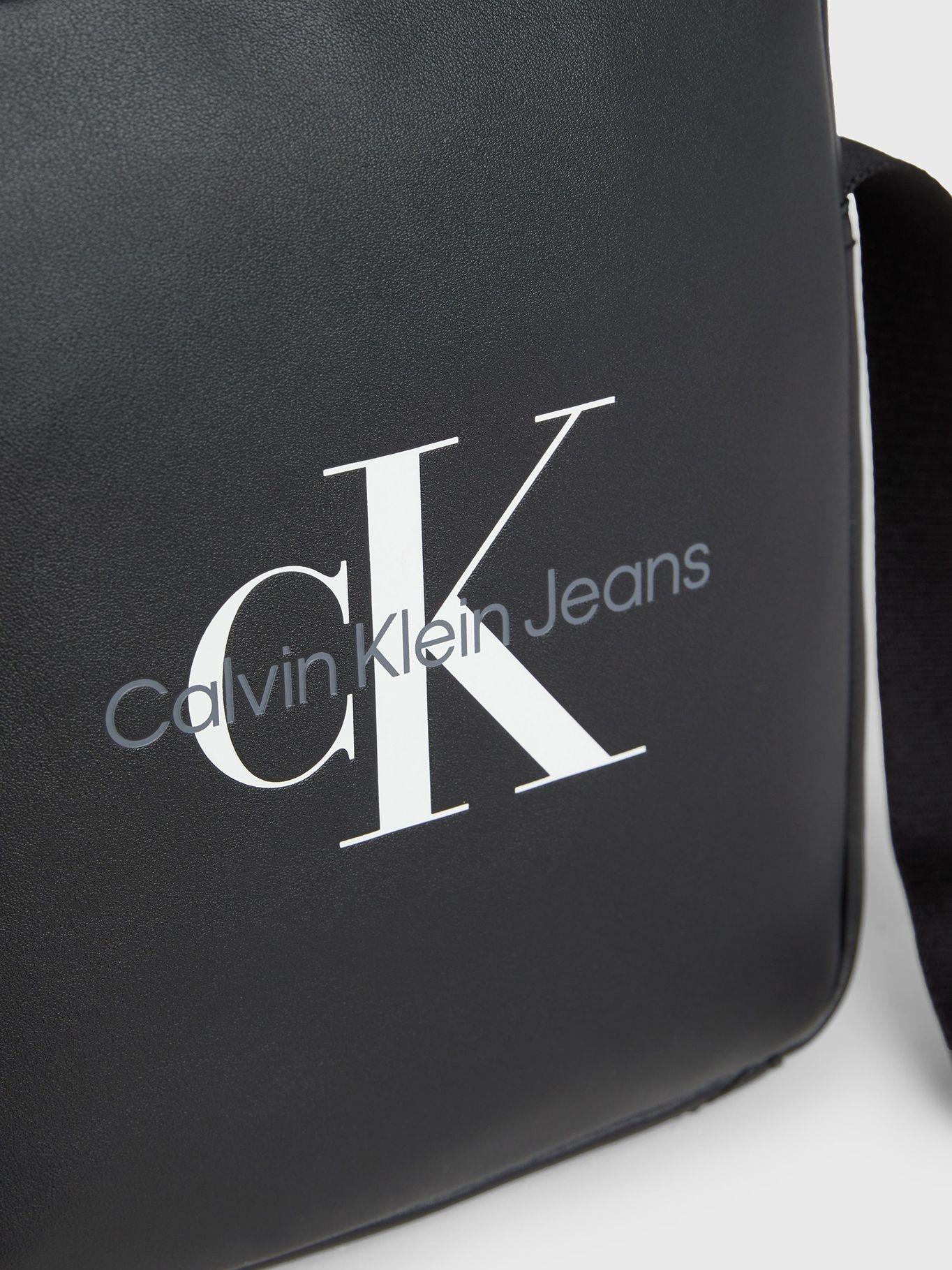 Bandolera Monogram Soft Reporter 18 Negro Calvin Klein-3