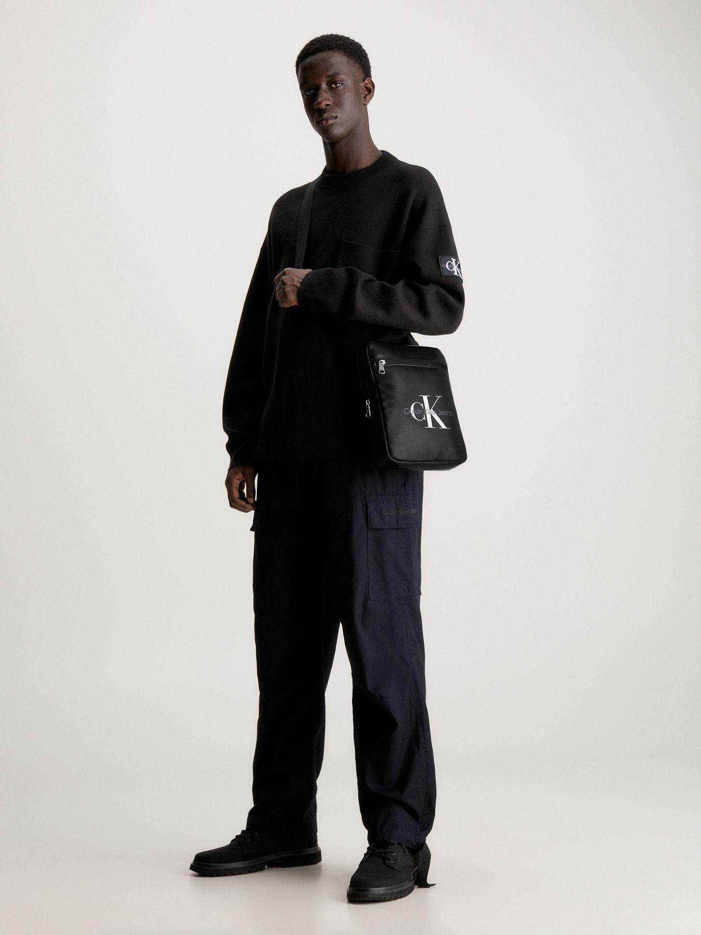 Bandolera Monogram Soft Reporter 18 Negro Calvin Klein-4