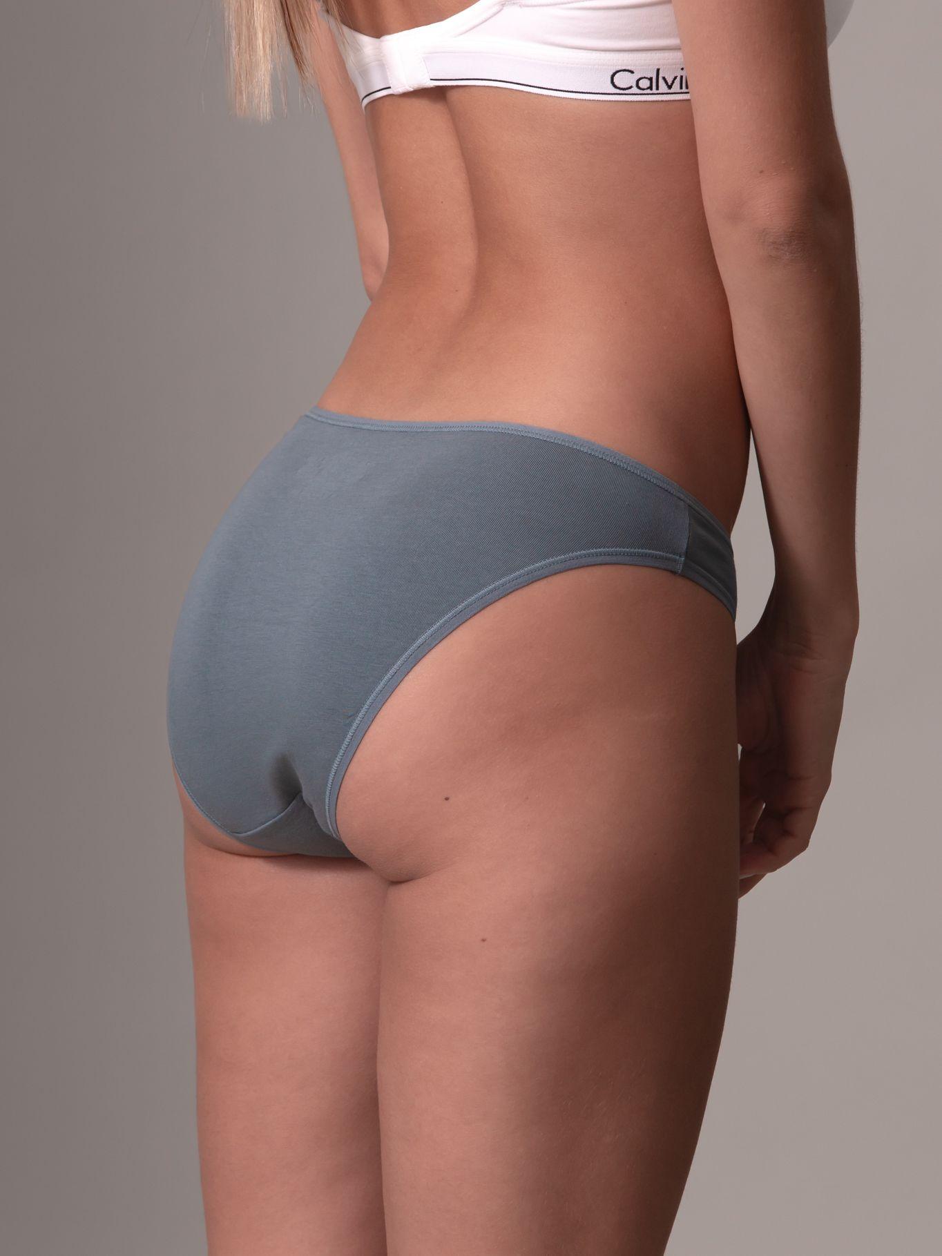 Calzón Bikini Ideal Cotton 030 Gris Calvin Klein-3