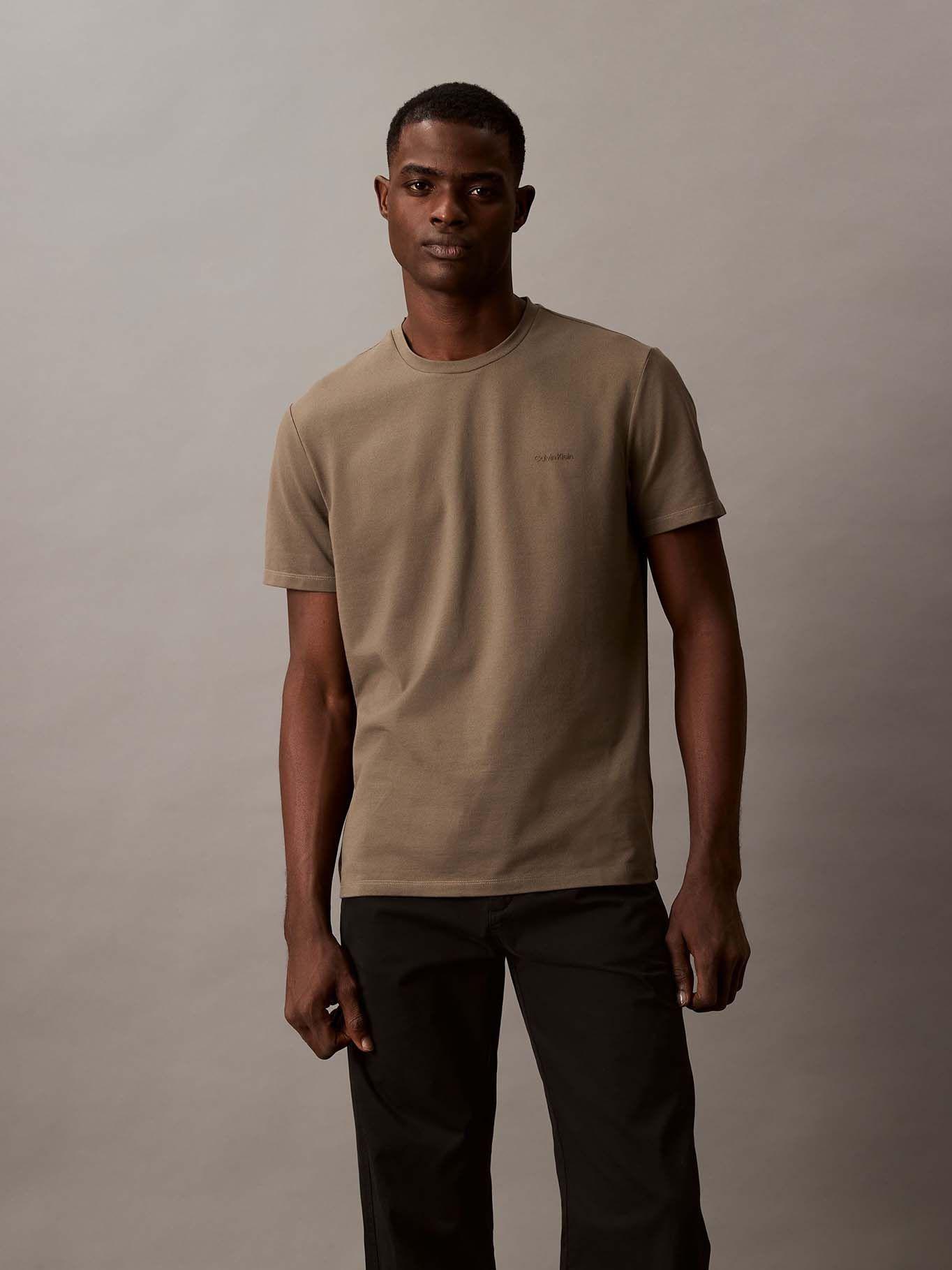 Polera con Logo Tonal Café Calvin Klein-0