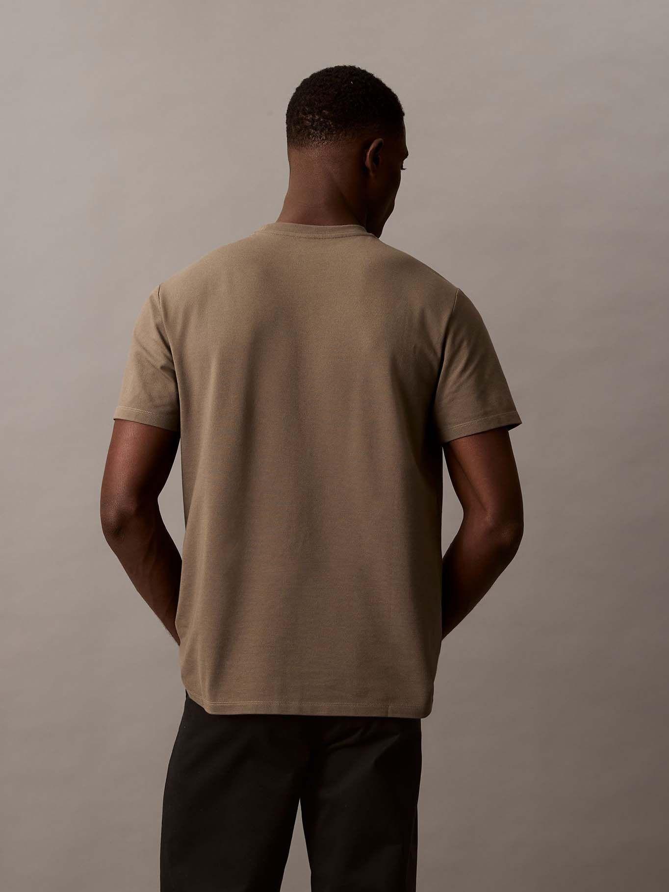 Polera con Logo Tonal Café Calvin Klein-1
