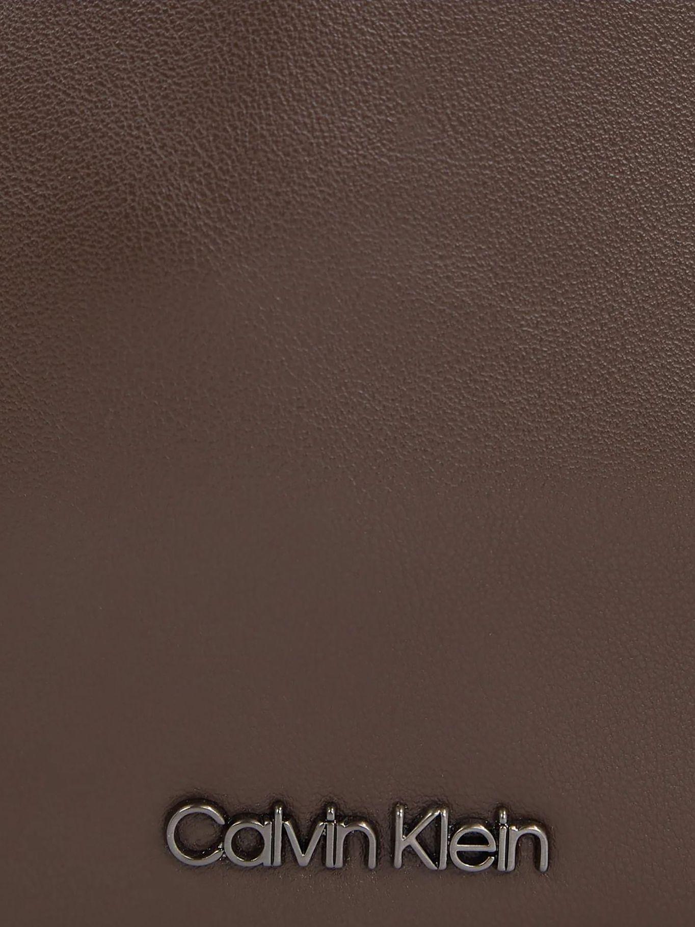 Bolso Reporter Ck Elevated Café Calvin Klein-2